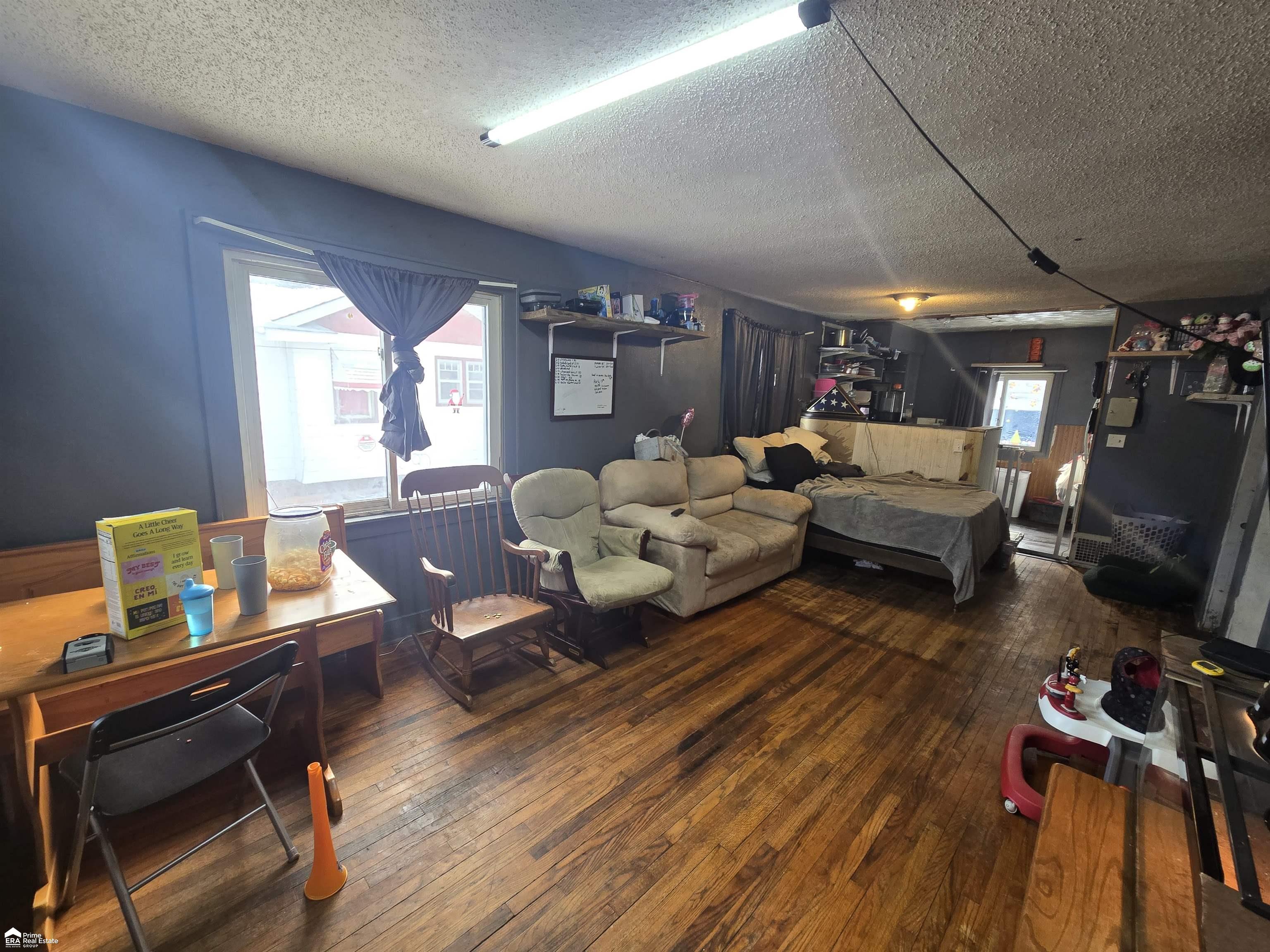 855 Victoria Avenue Property Photo 2