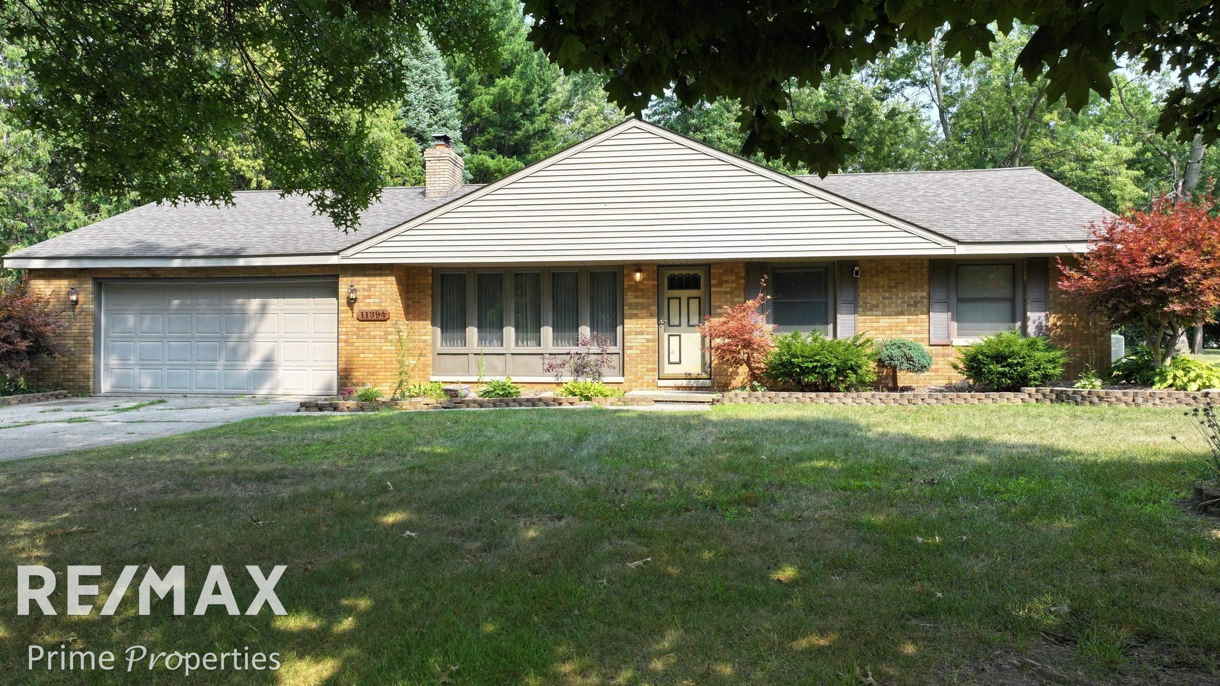11394 Sunset Drive Property Photo 1