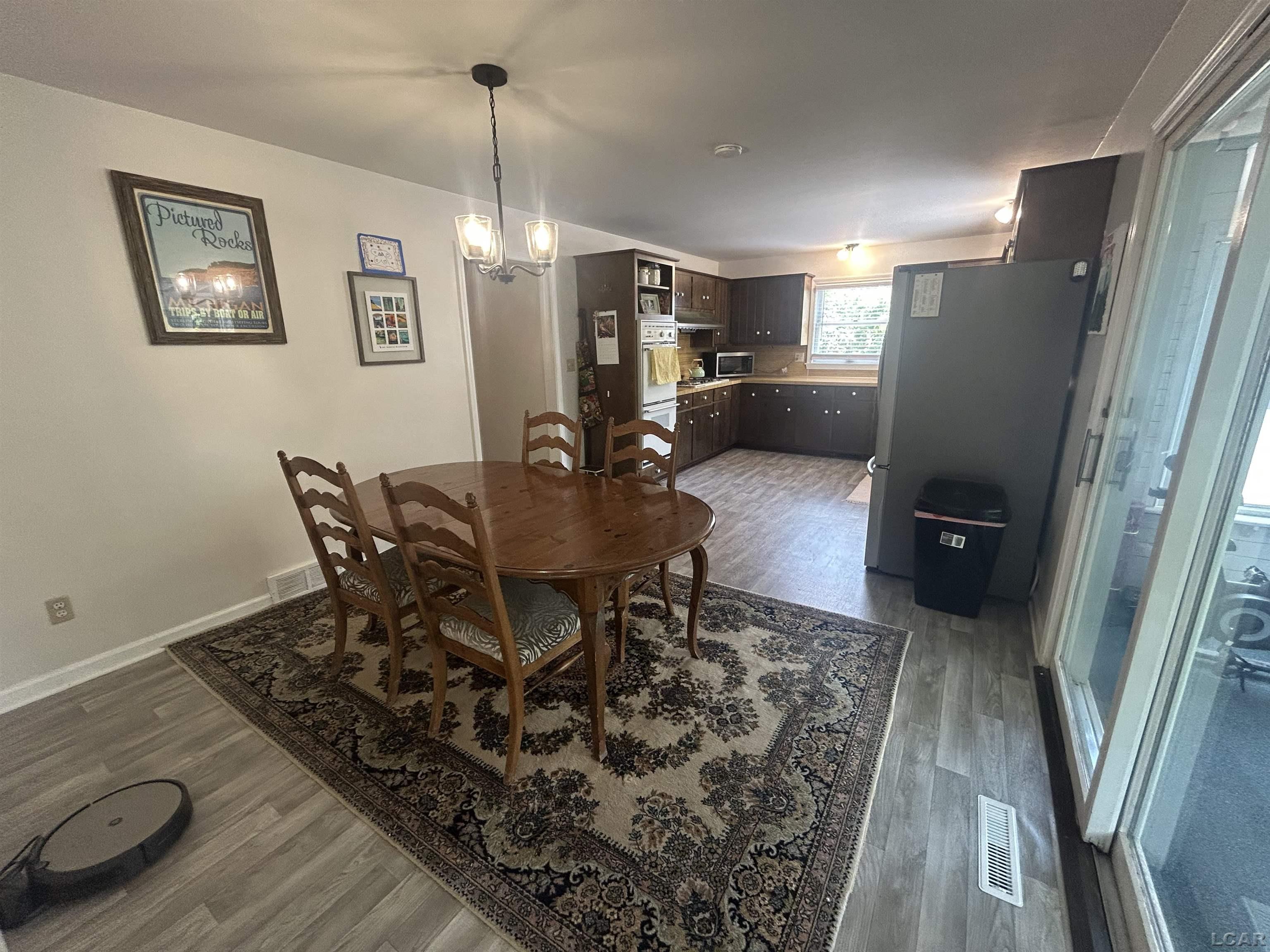 1229 University Avenue Property Photo 7
