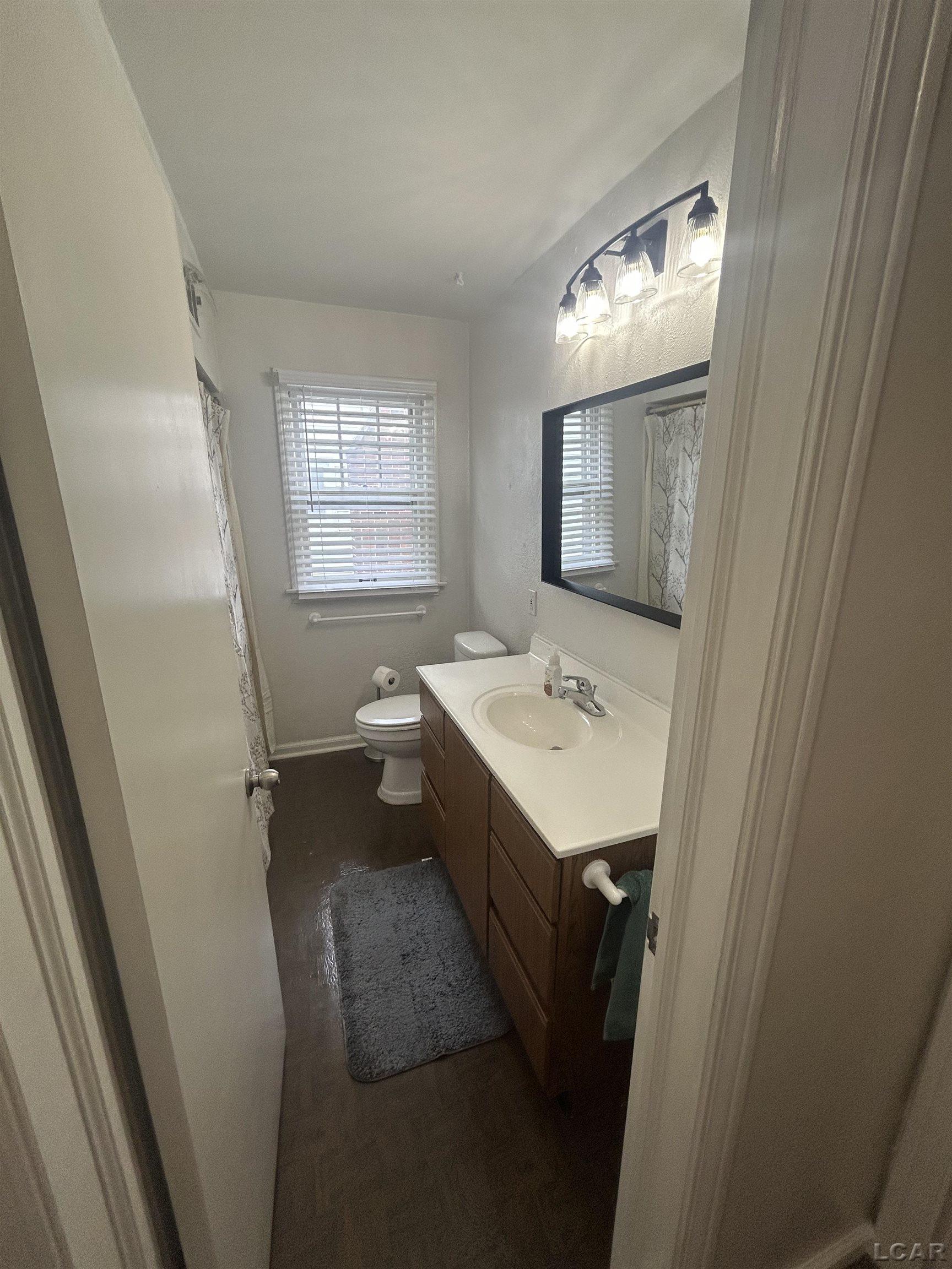 1229 University Avenue Property Photo 12