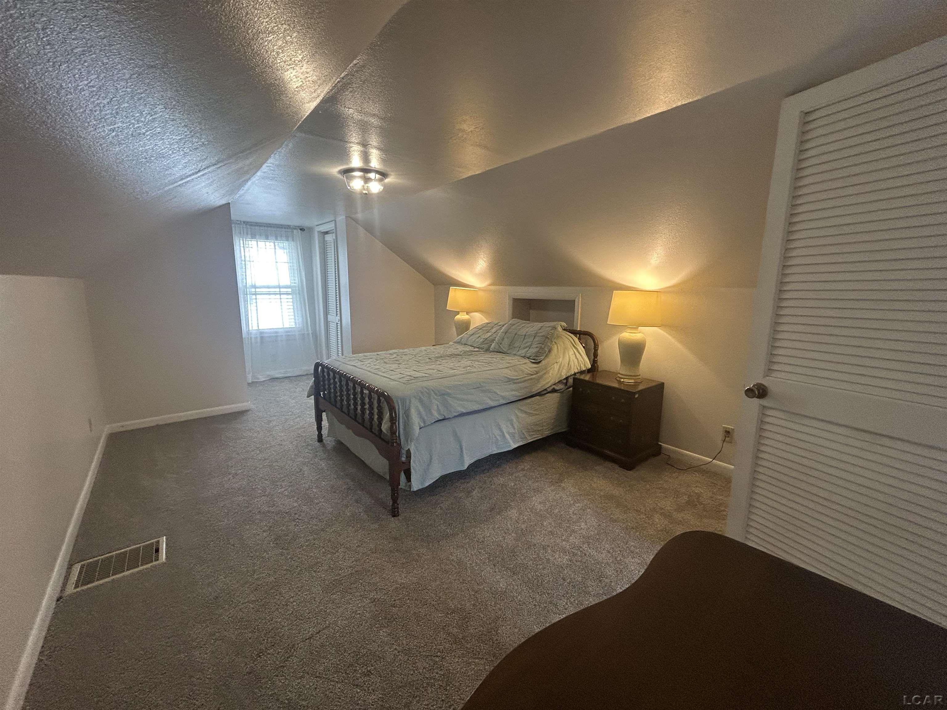 1229 University Avenue Property Photo 20