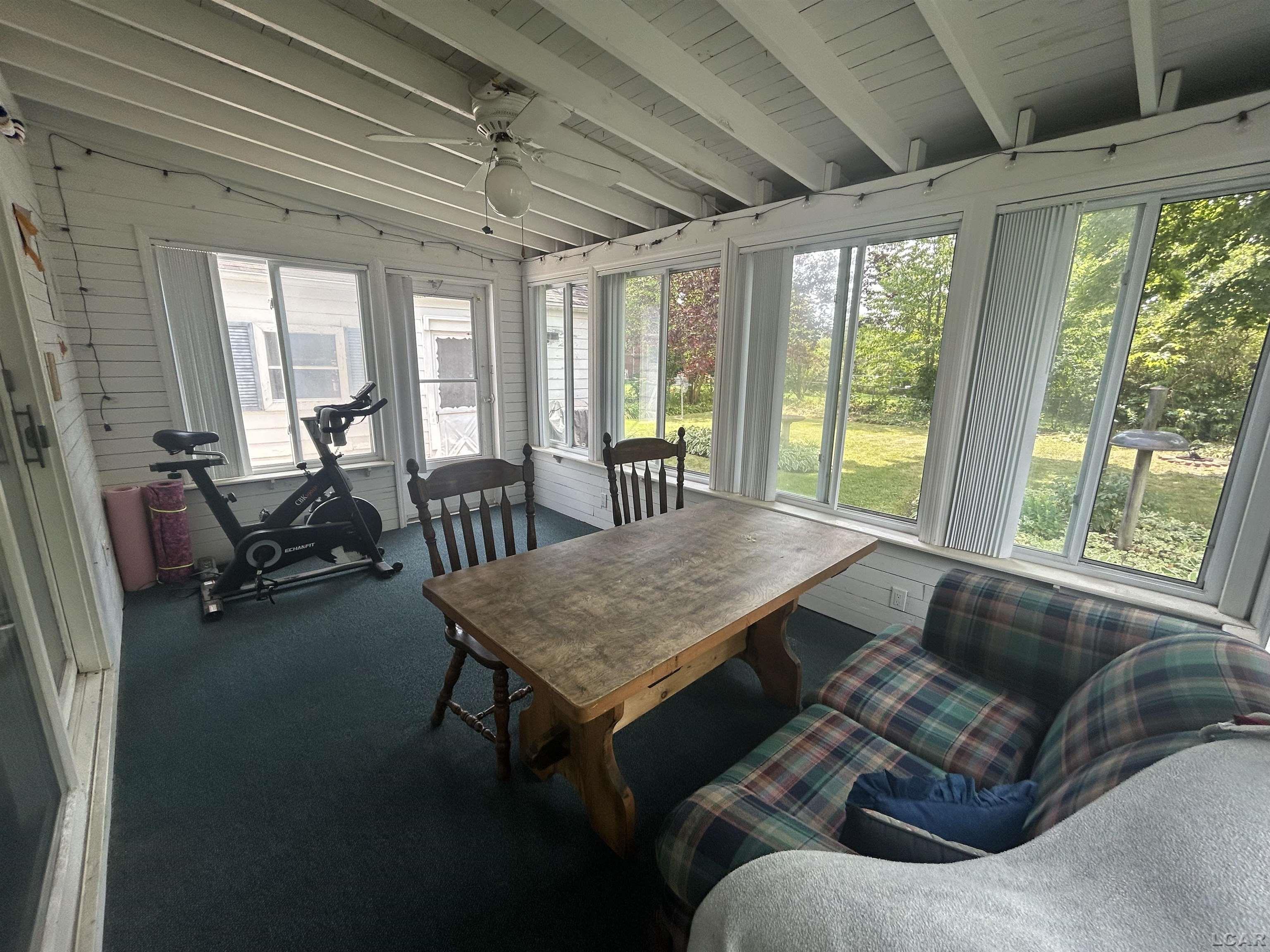 1229 University Avenue Property Photo 23