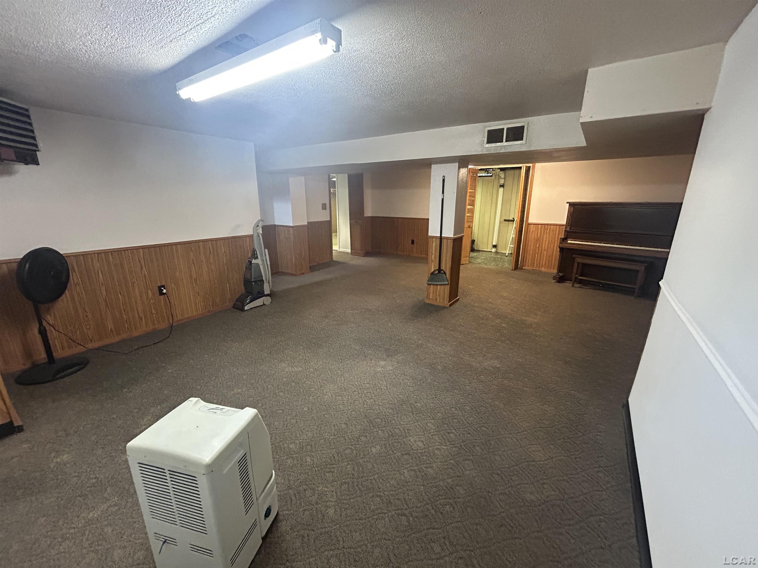 1229 University Avenue Property Photo 25