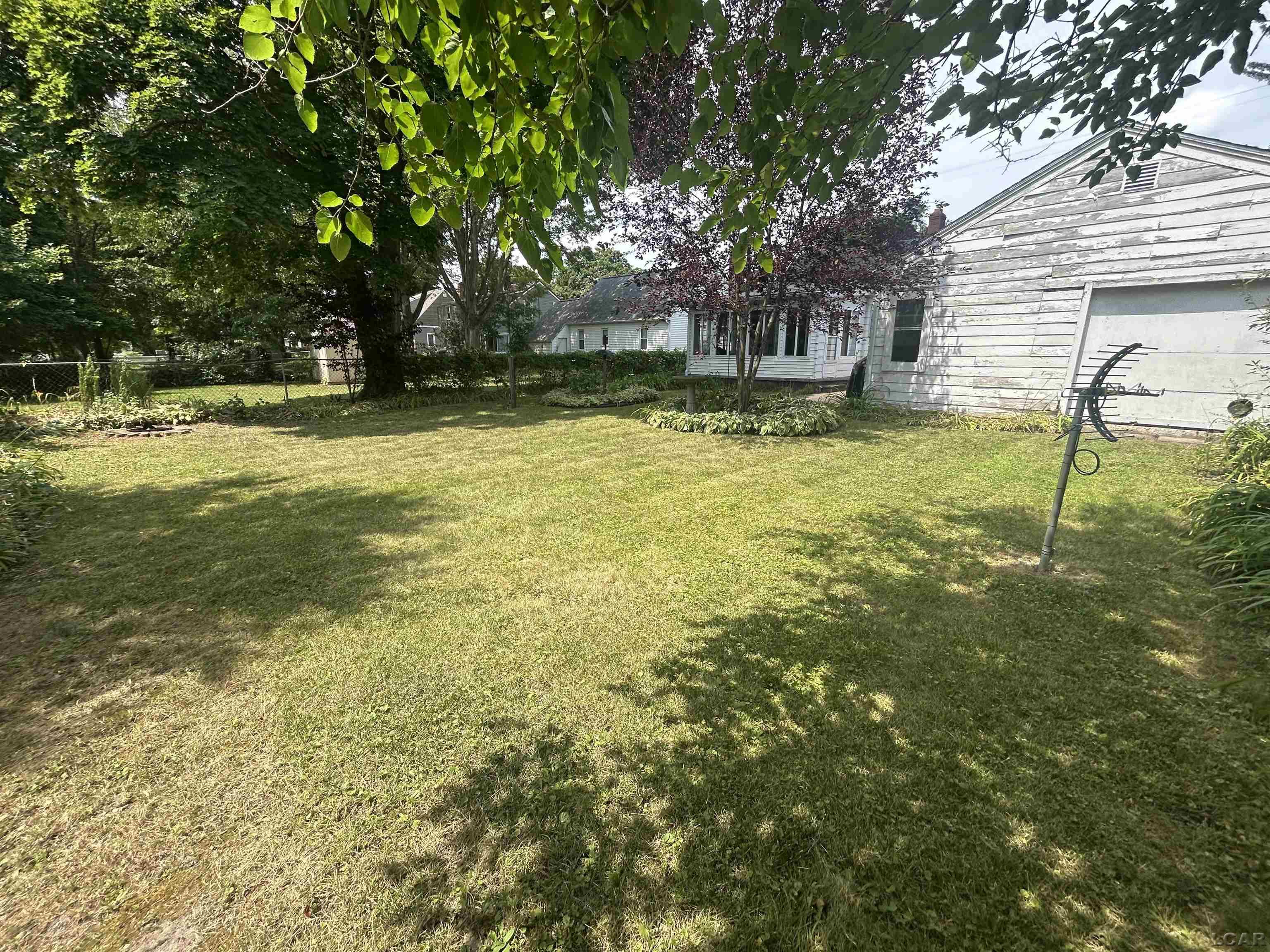 1229 University Avenue Property Photo 30