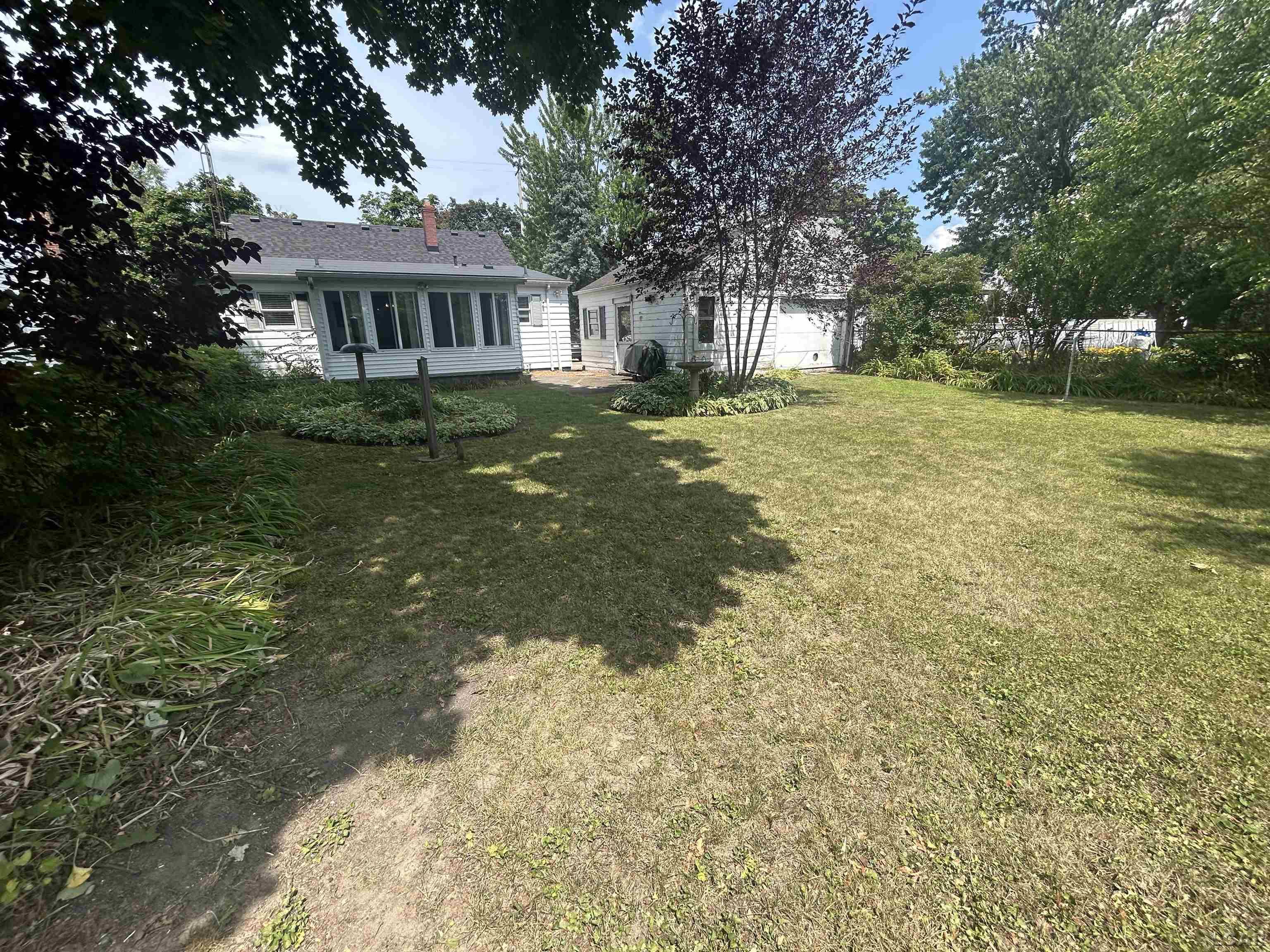1229 University Avenue Property Photo 31