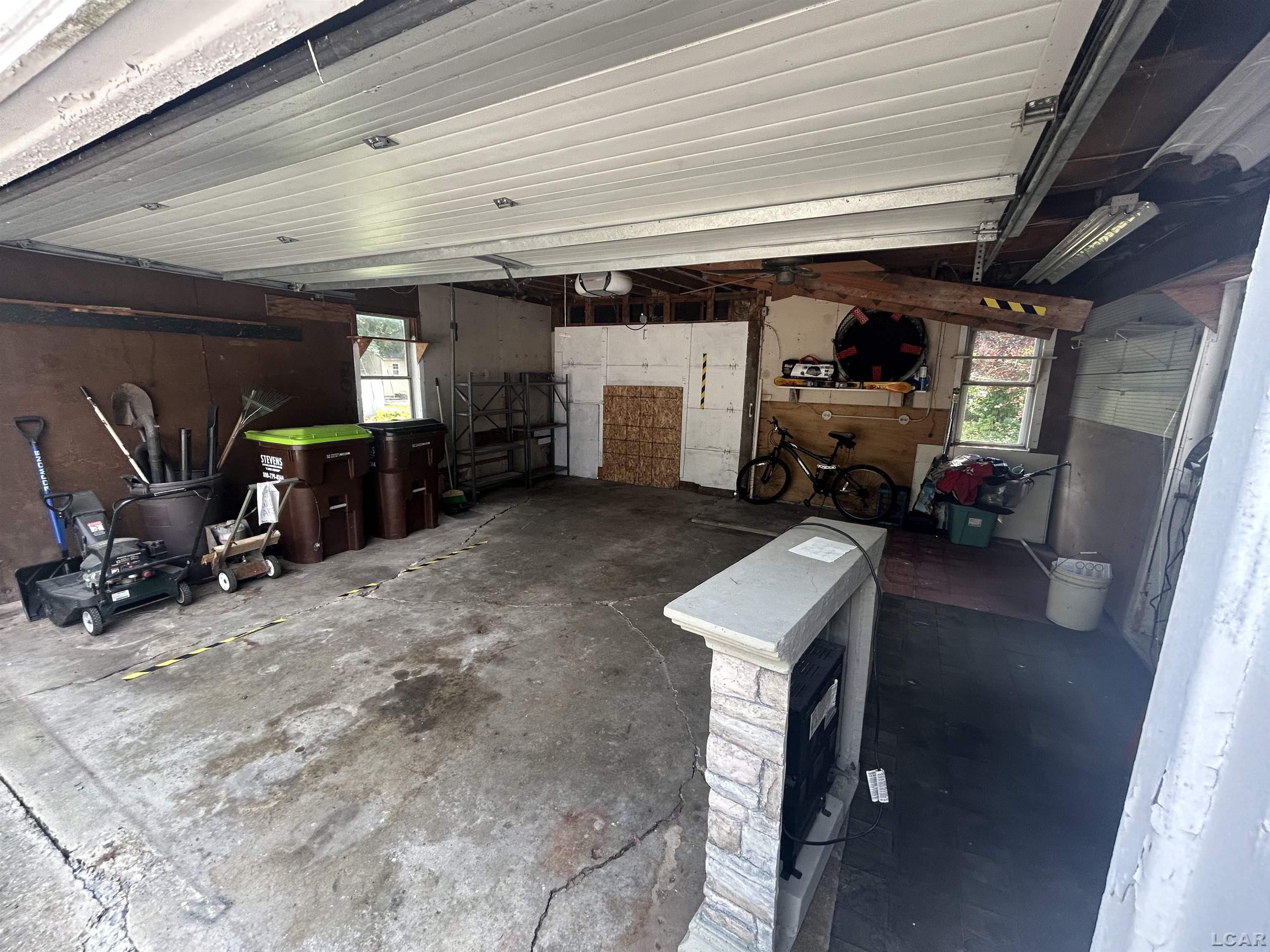1229 University Avenue Property Photo 33