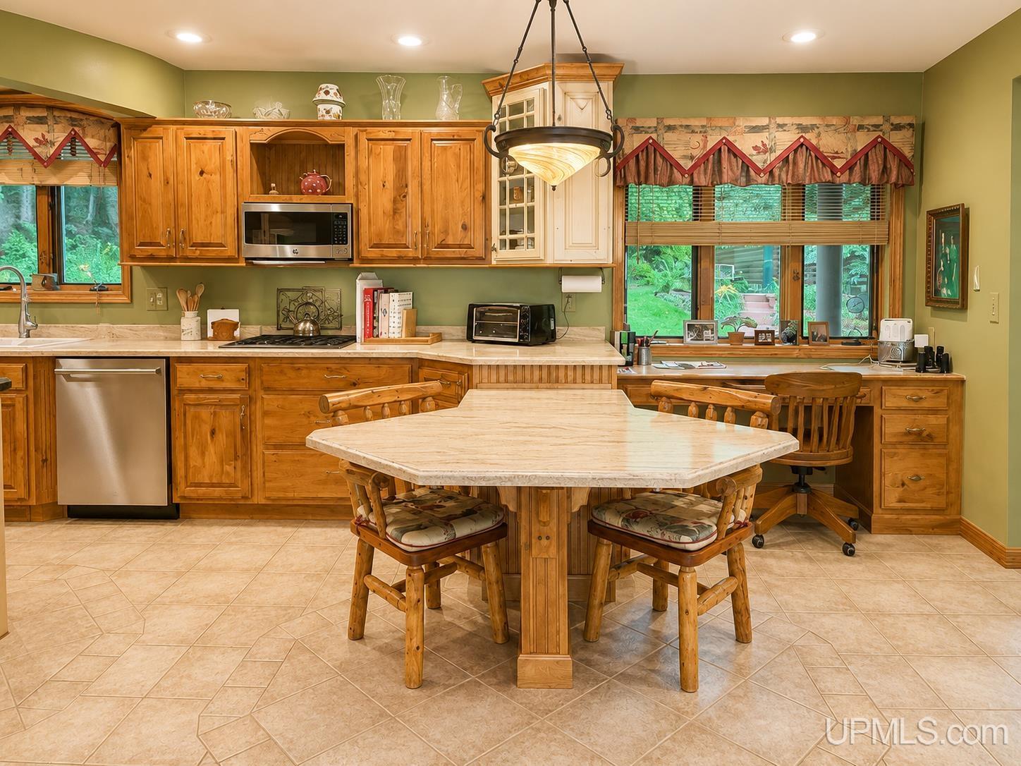 615 Holli Blue Road Property Photo 7