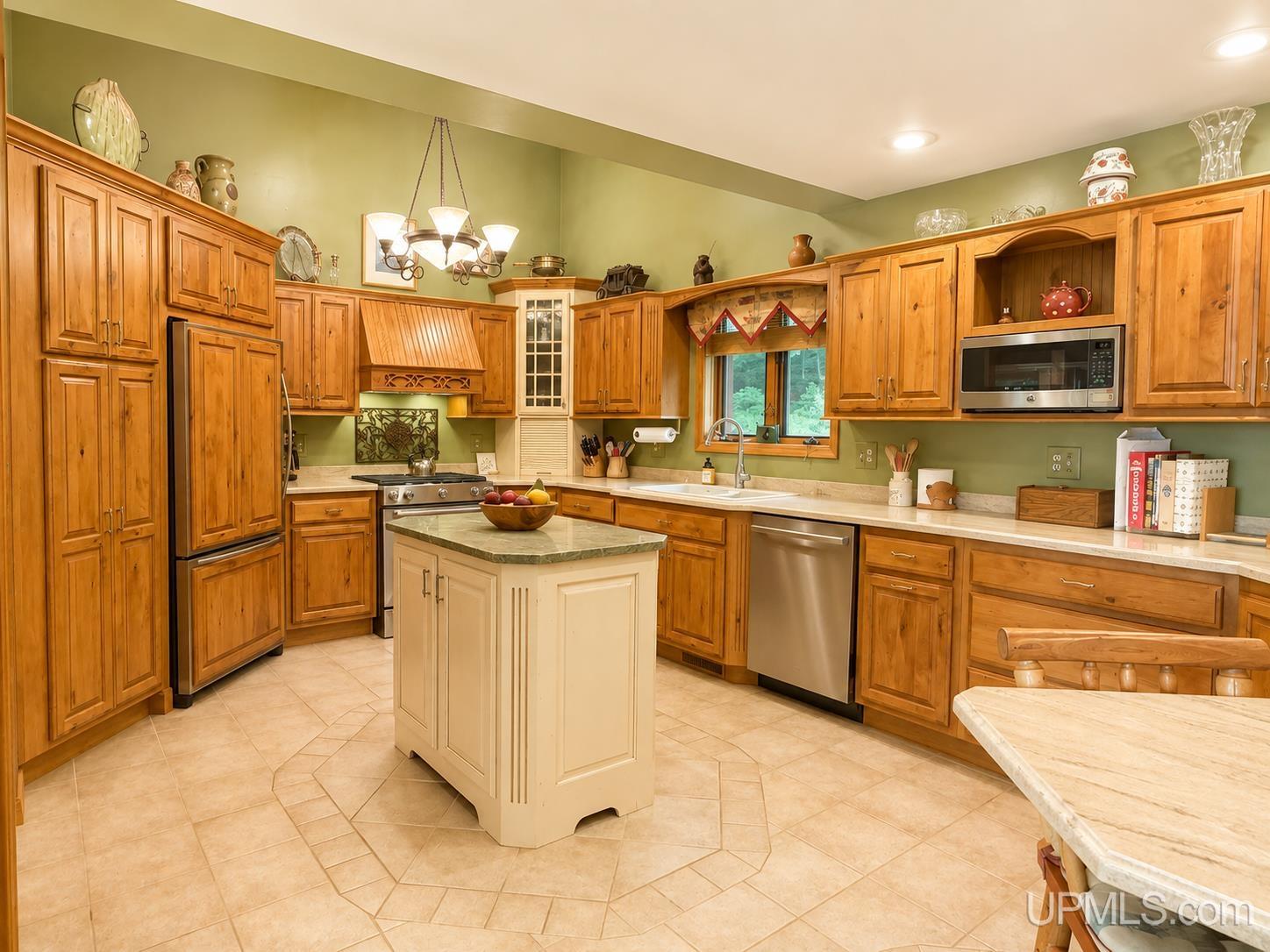 615 Holli Blue Road Property Photo 8