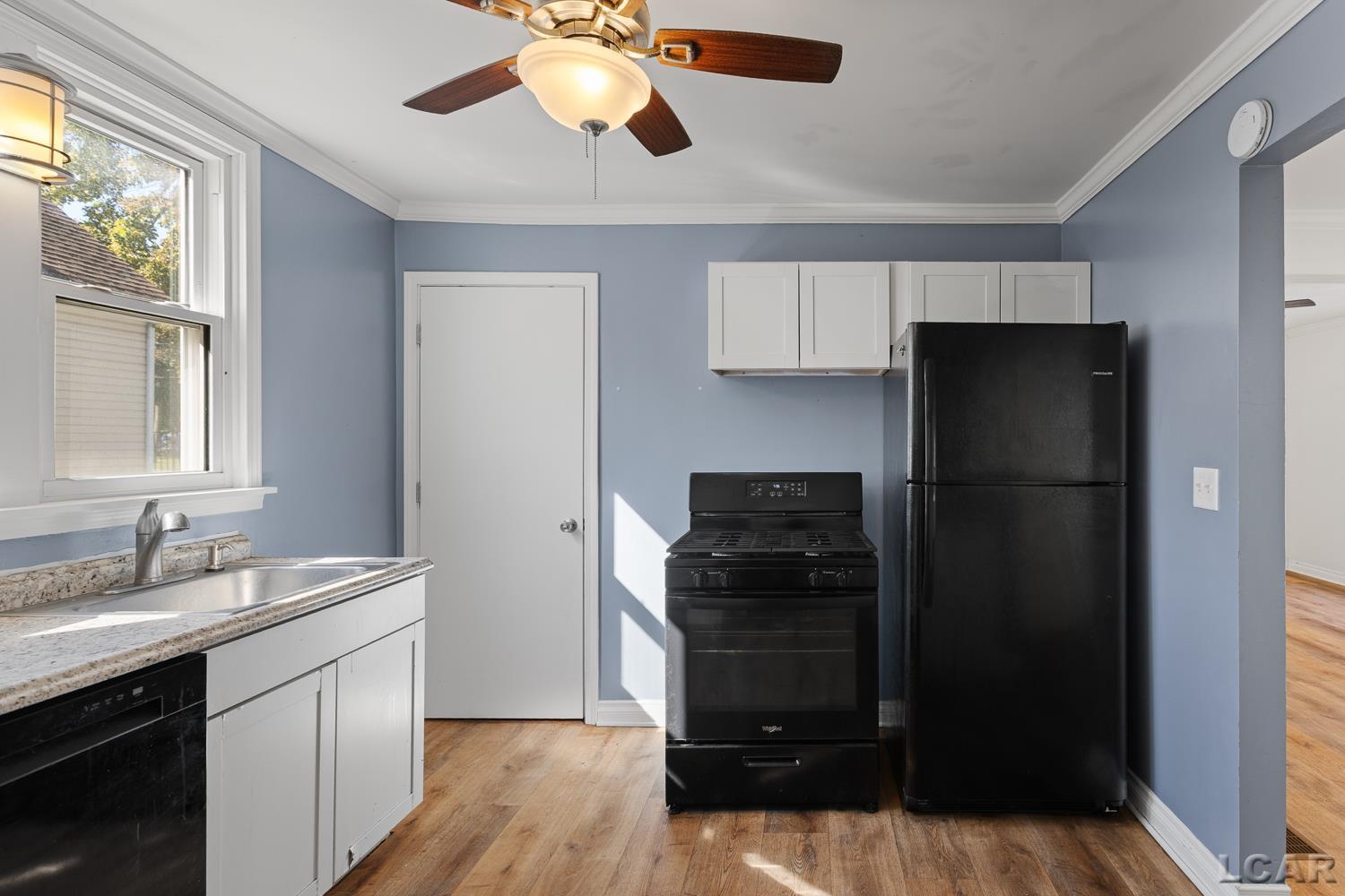 629 S Winter Street Property Photo 13