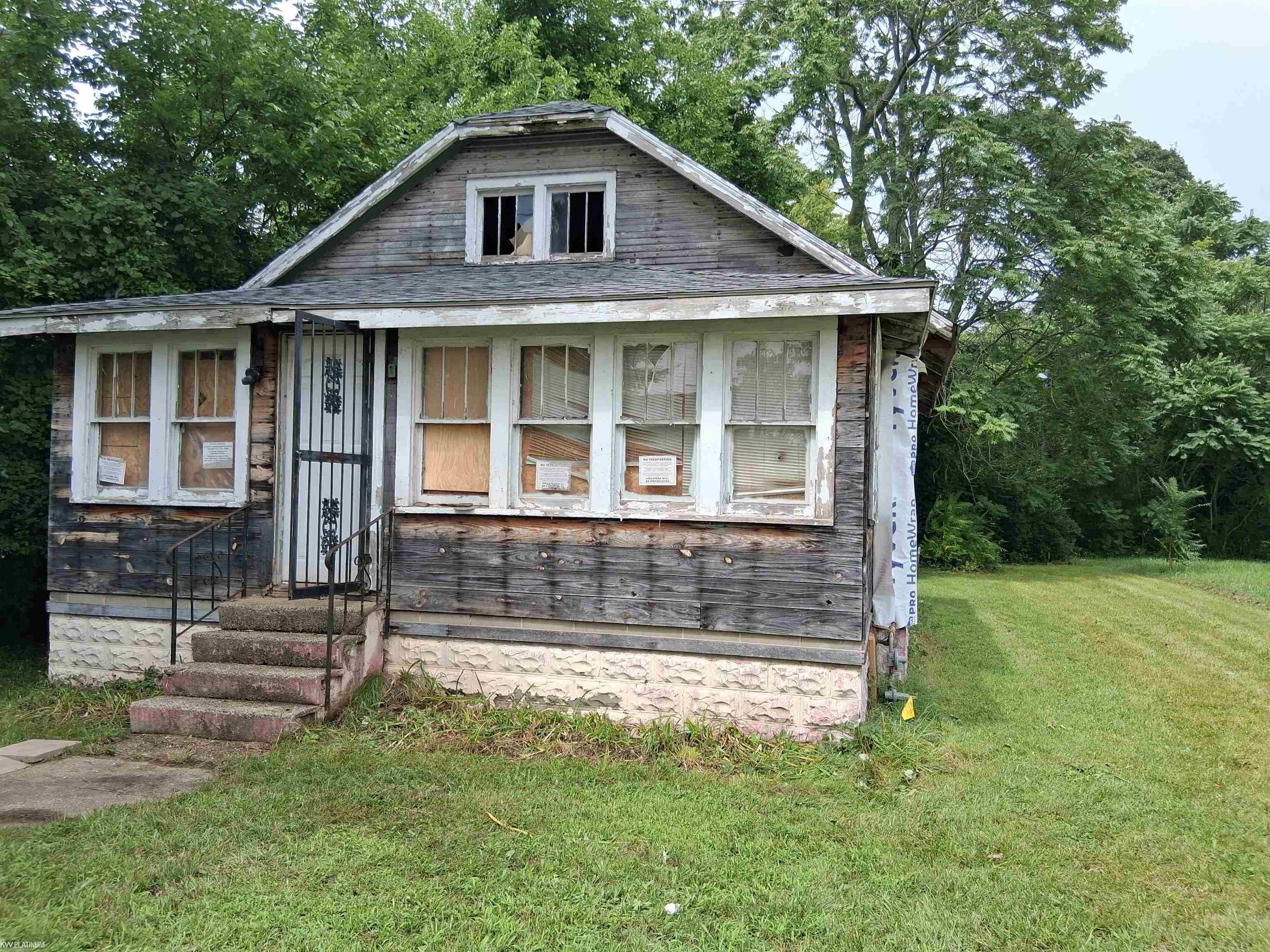 1177 Highland Avenue Property Photo 1