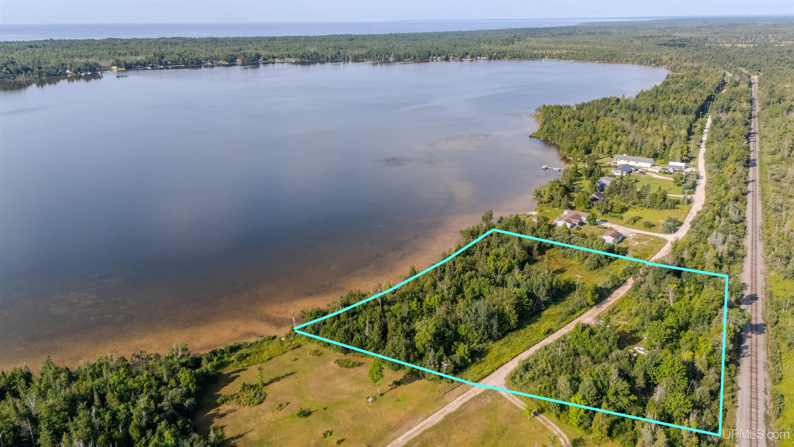 3193 W N Gulliver Lake Road Property Photo 1