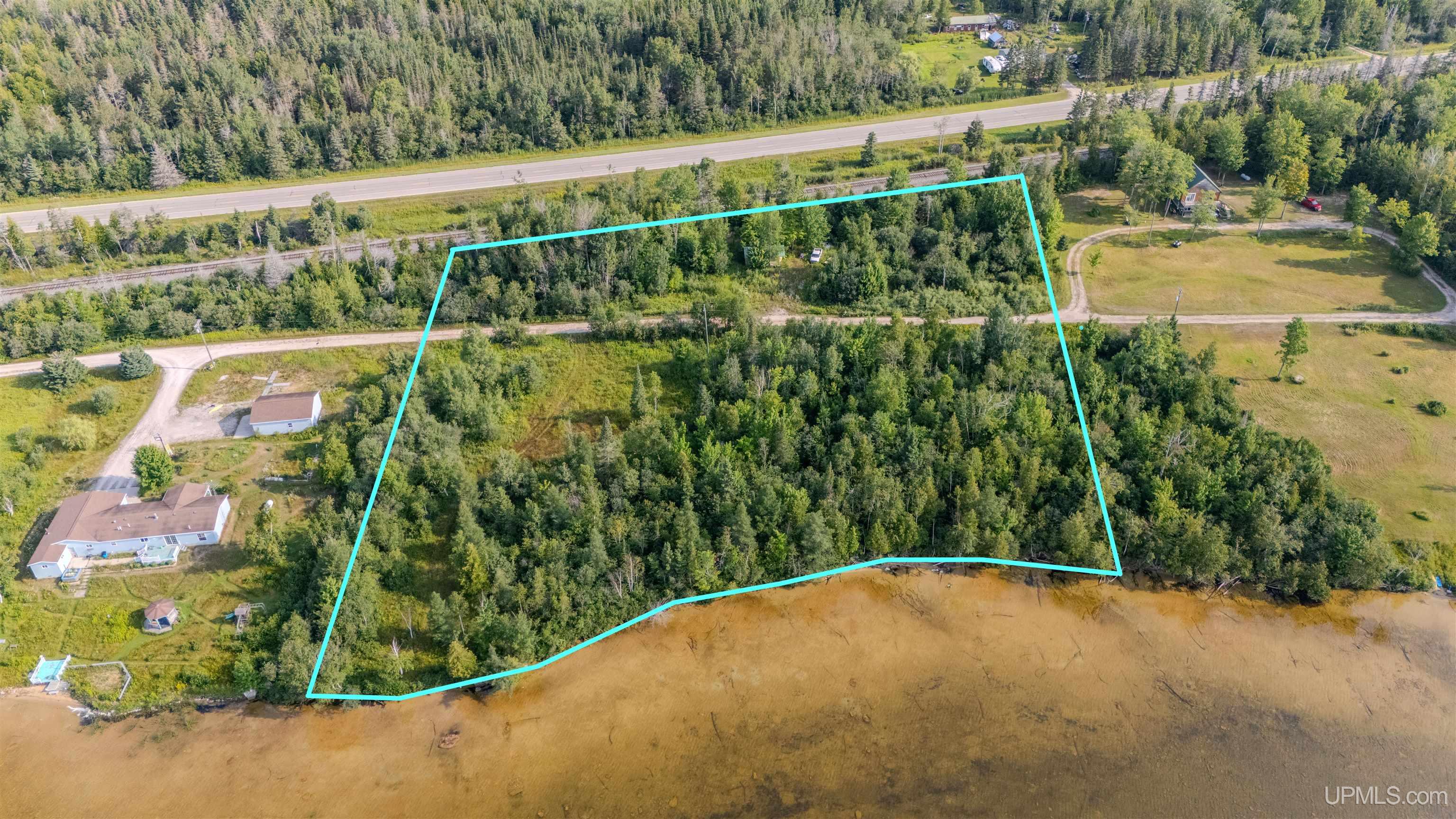 3193 W N Gulliver Lake Road Property Photo 3