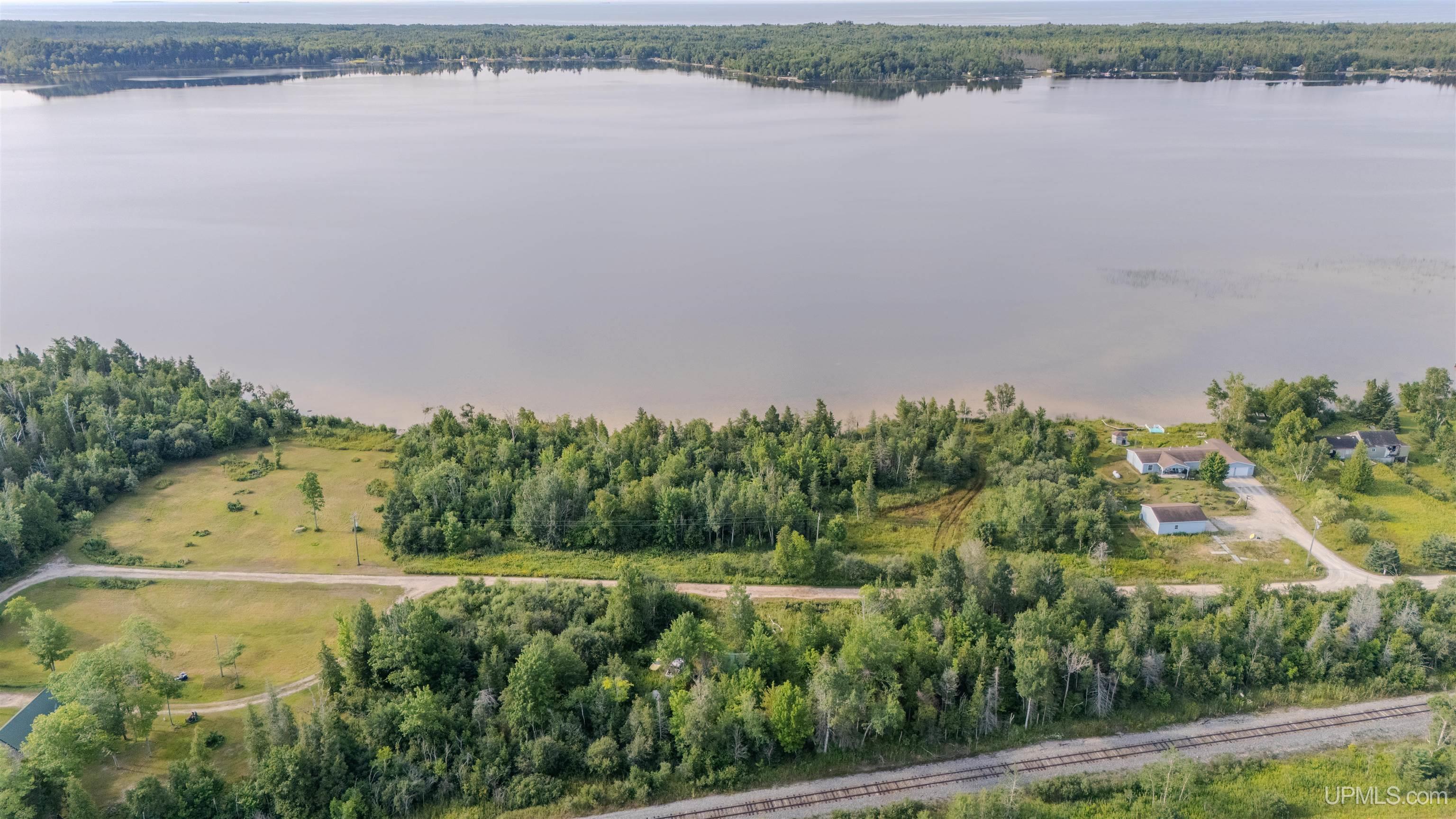3193 W N Gulliver Lake Road Property Photo 6