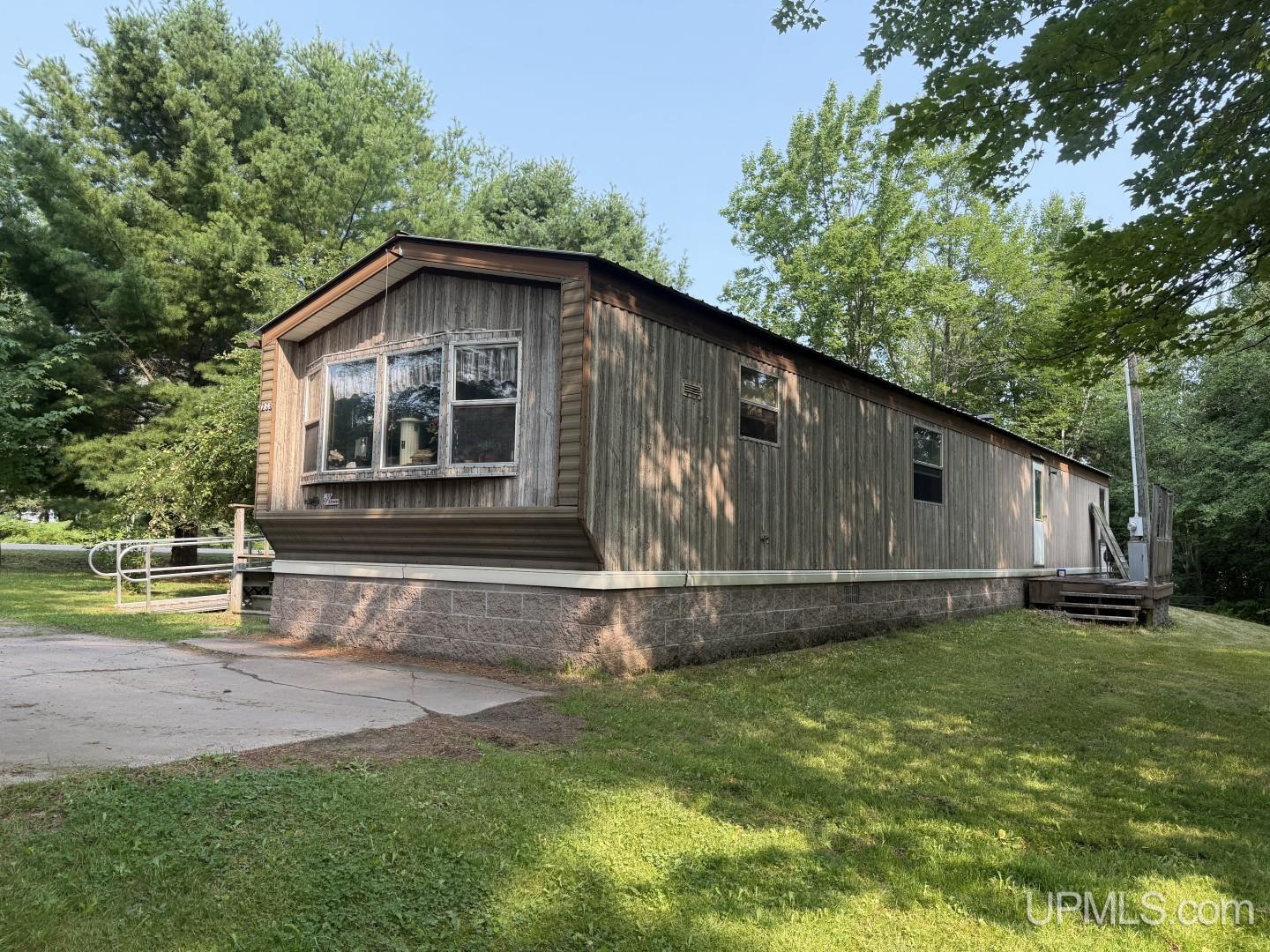 16219 Mission Road Property Photo 1