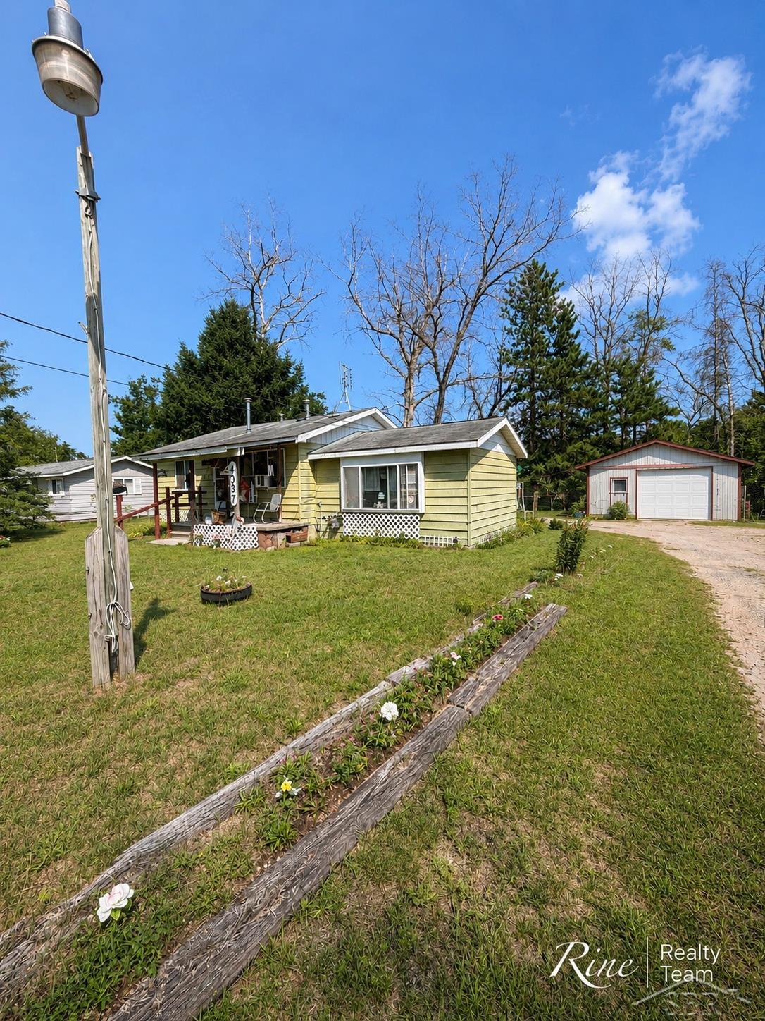 4037 Brookview Drive Property Photo 1