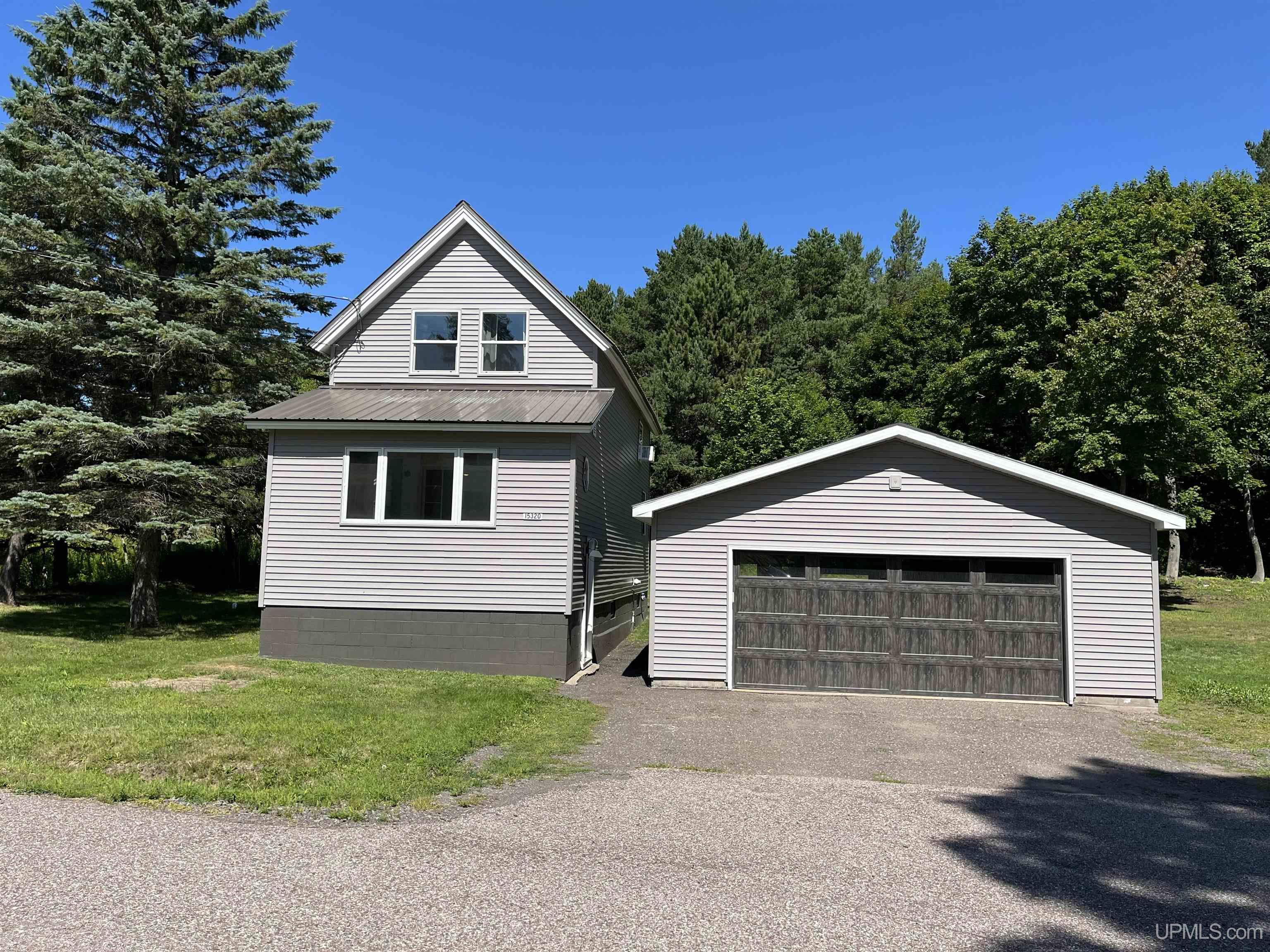 15320 Forest Street Property Photo 1