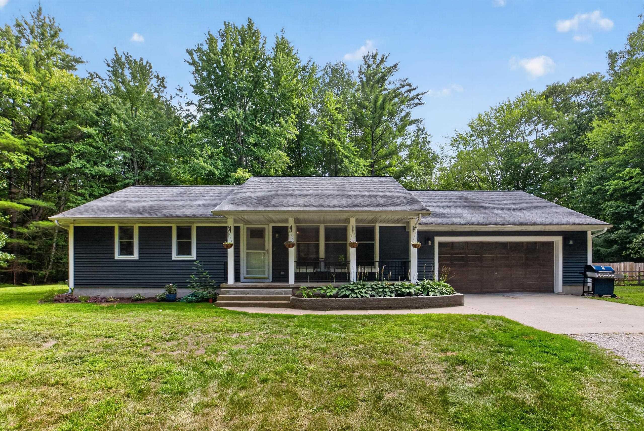 933 W Walter Road Property Photo 1
