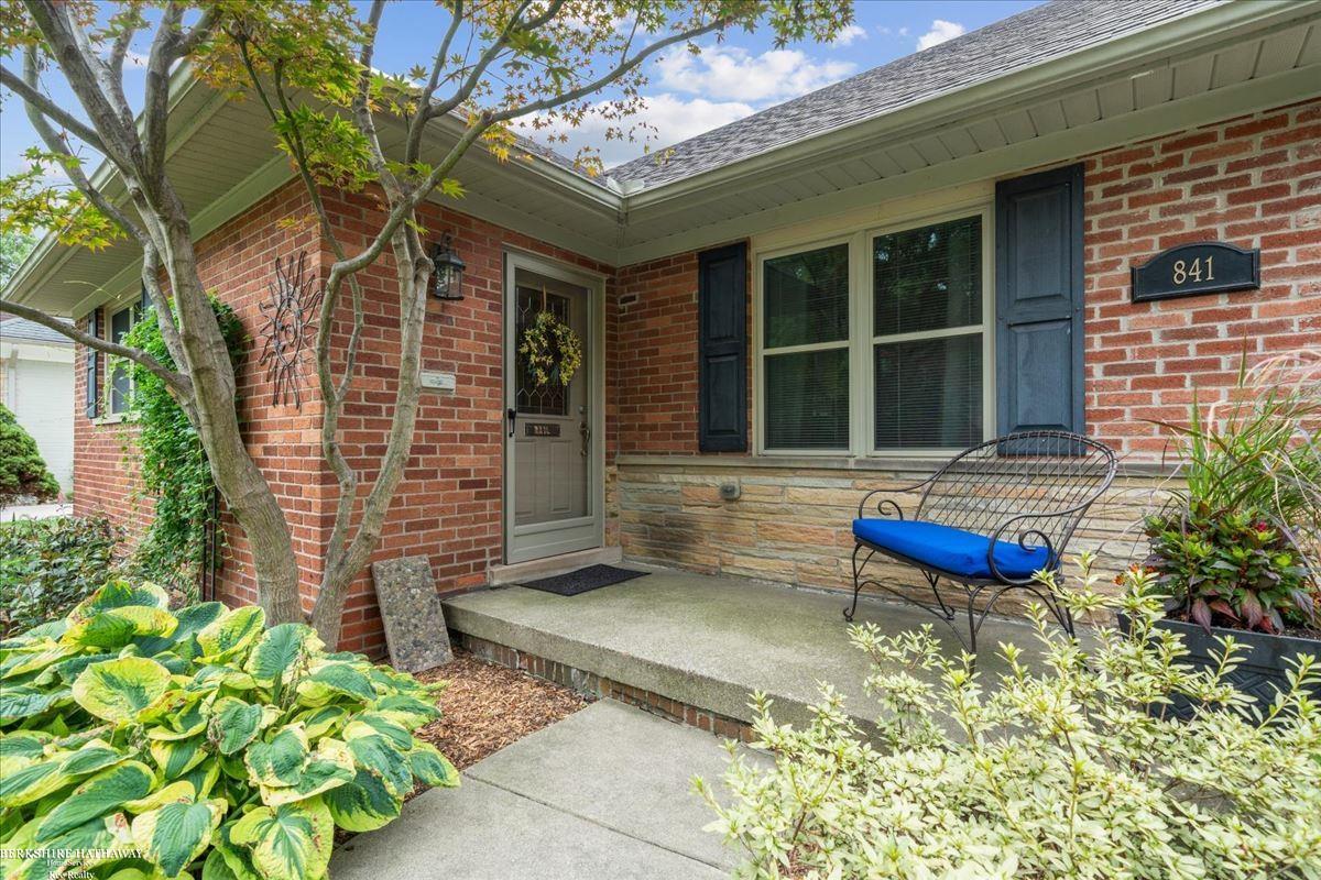 841 Washington Road Property Photo 1