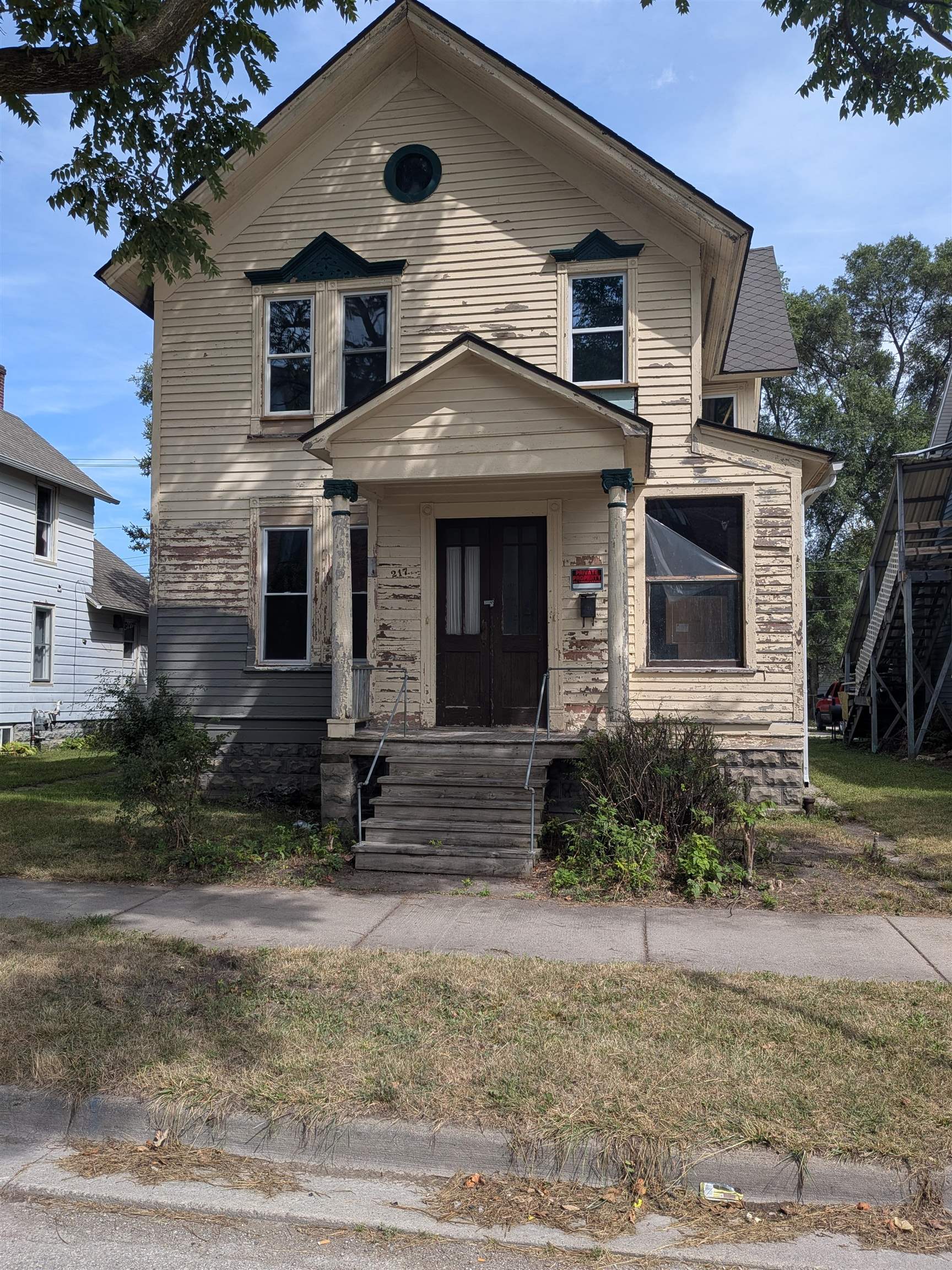 217 Fitzhugh Street Property Photo 1