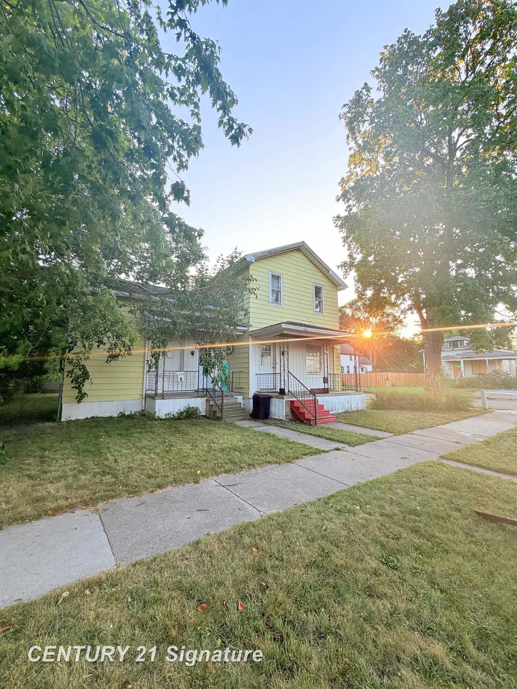 721 Lyon Street Property Photo 1