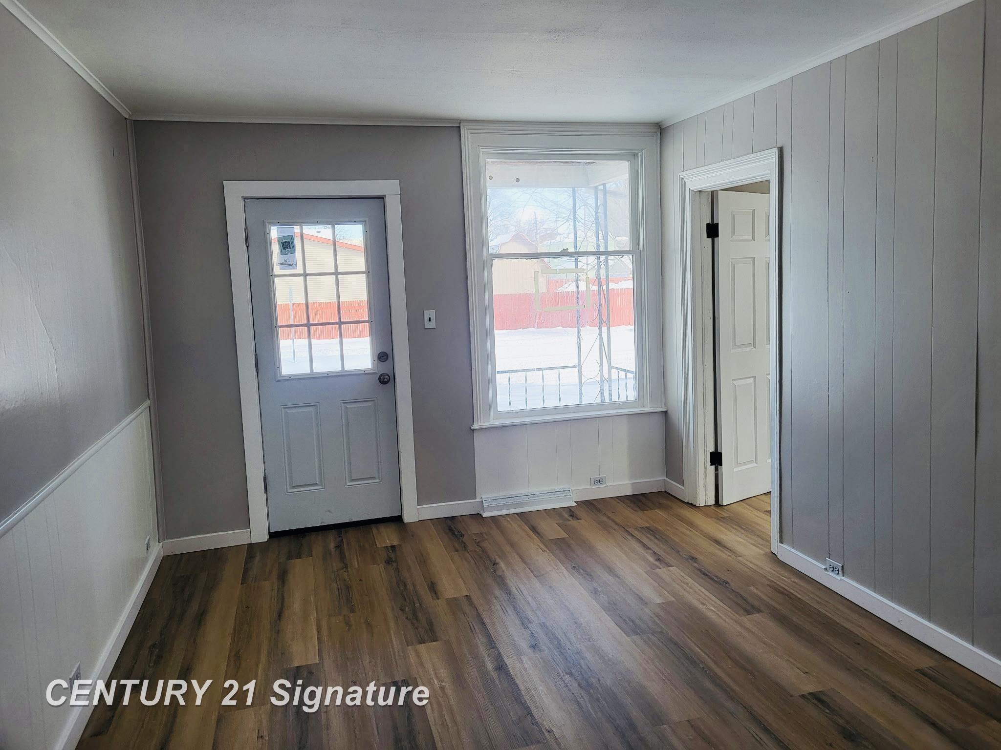 721 Lyon Street Property Photo 2