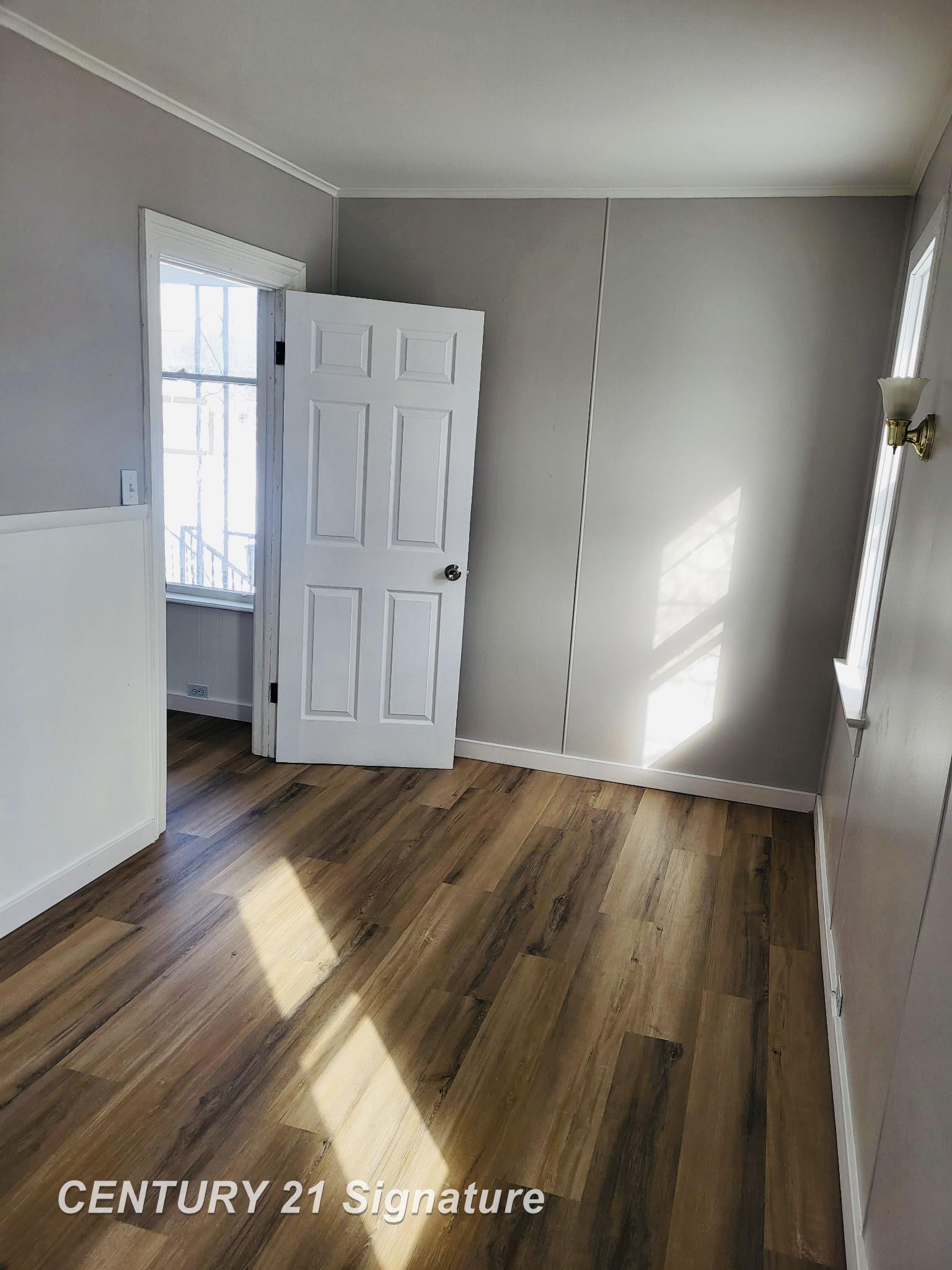721 Lyon Street Property Photo 3