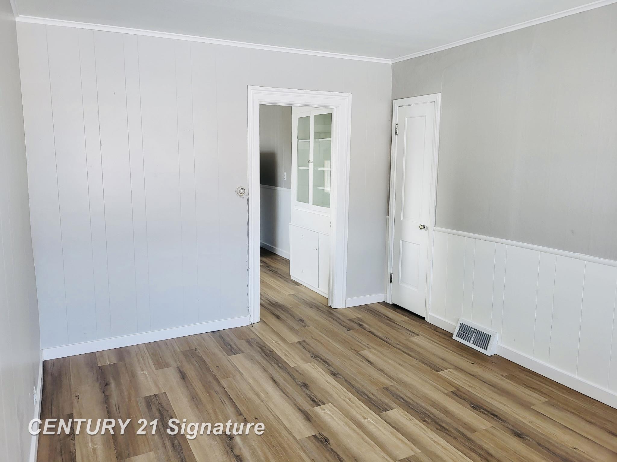 721 Lyon Street Property Photo 4