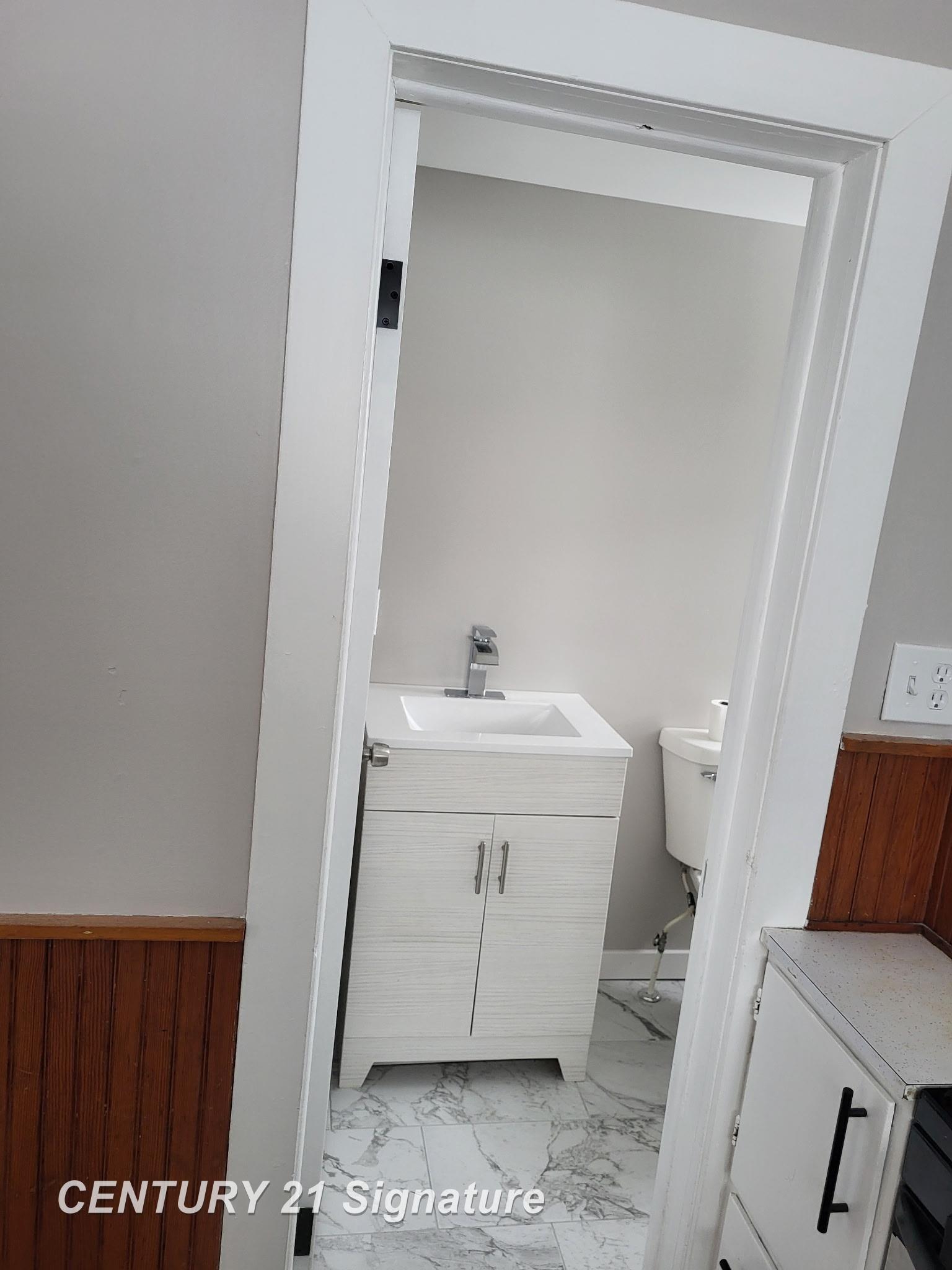 721 Lyon Street Property Photo 13