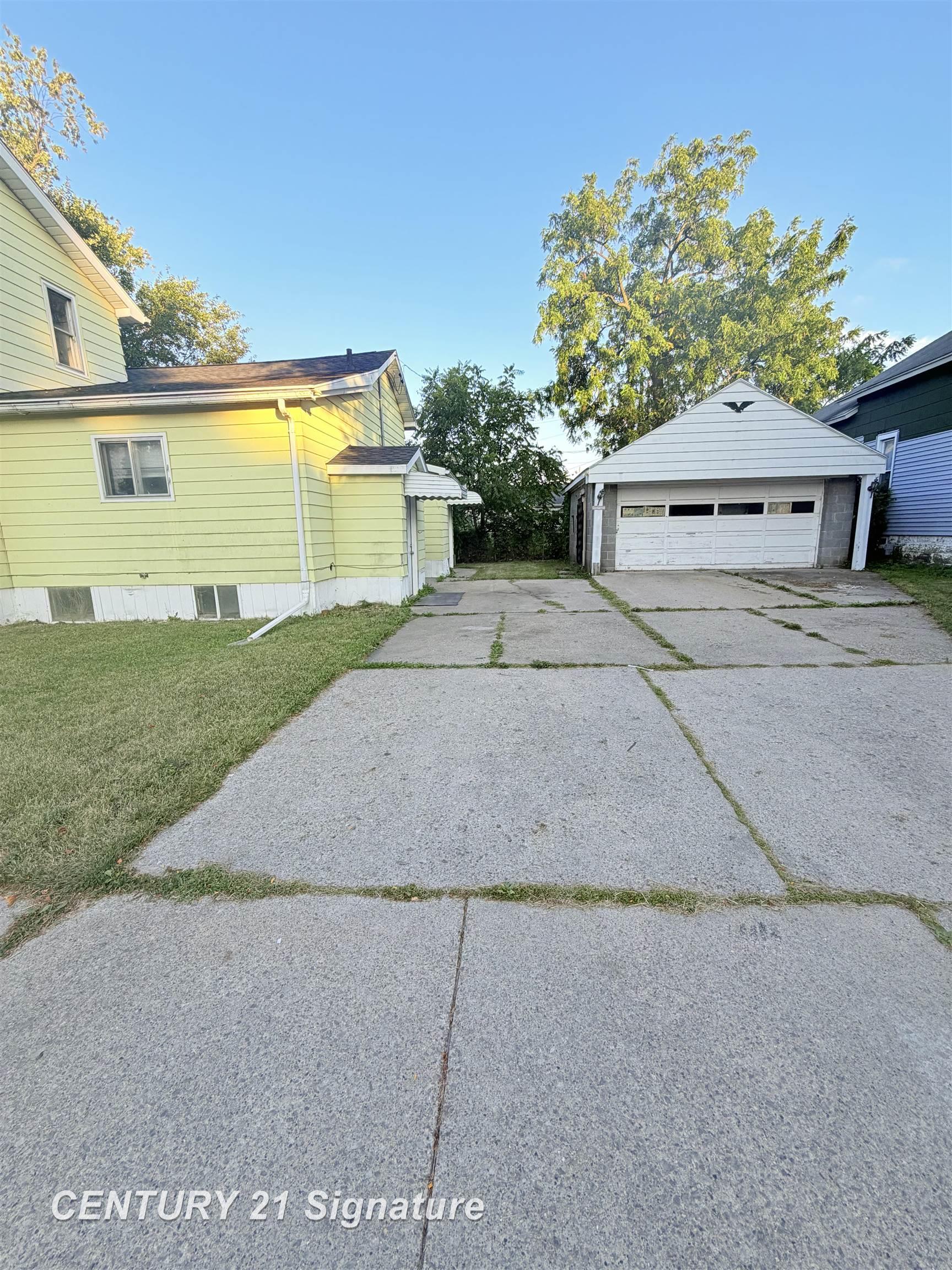 721 Lyon Street Property Photo 16