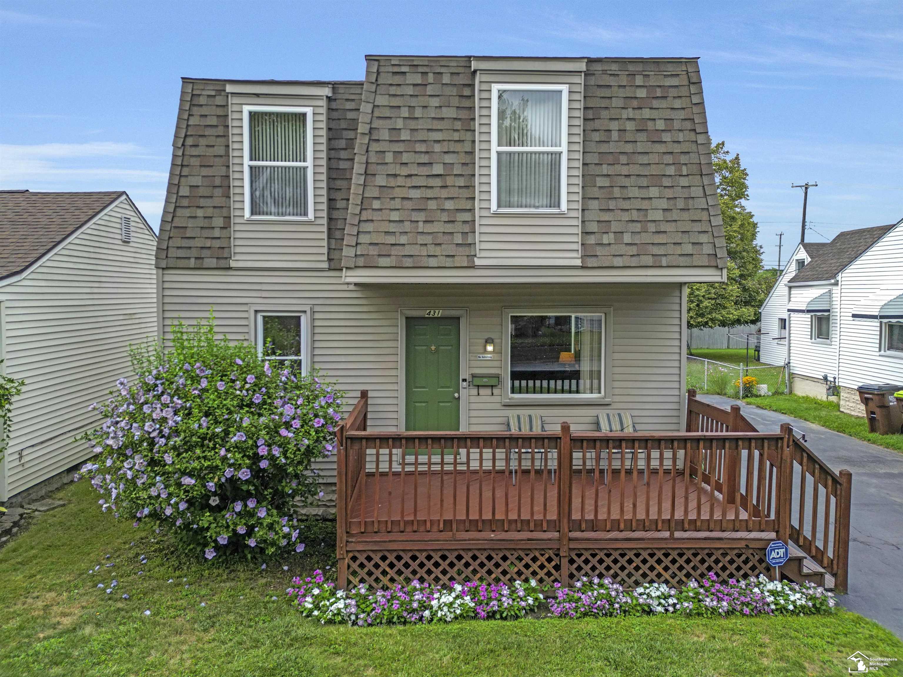 431 Bentley Drive Property Photo 1