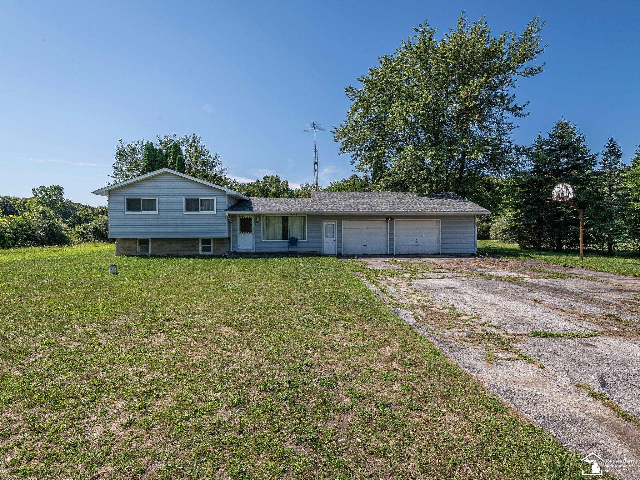 12347 S Custer Road Property Photo 1