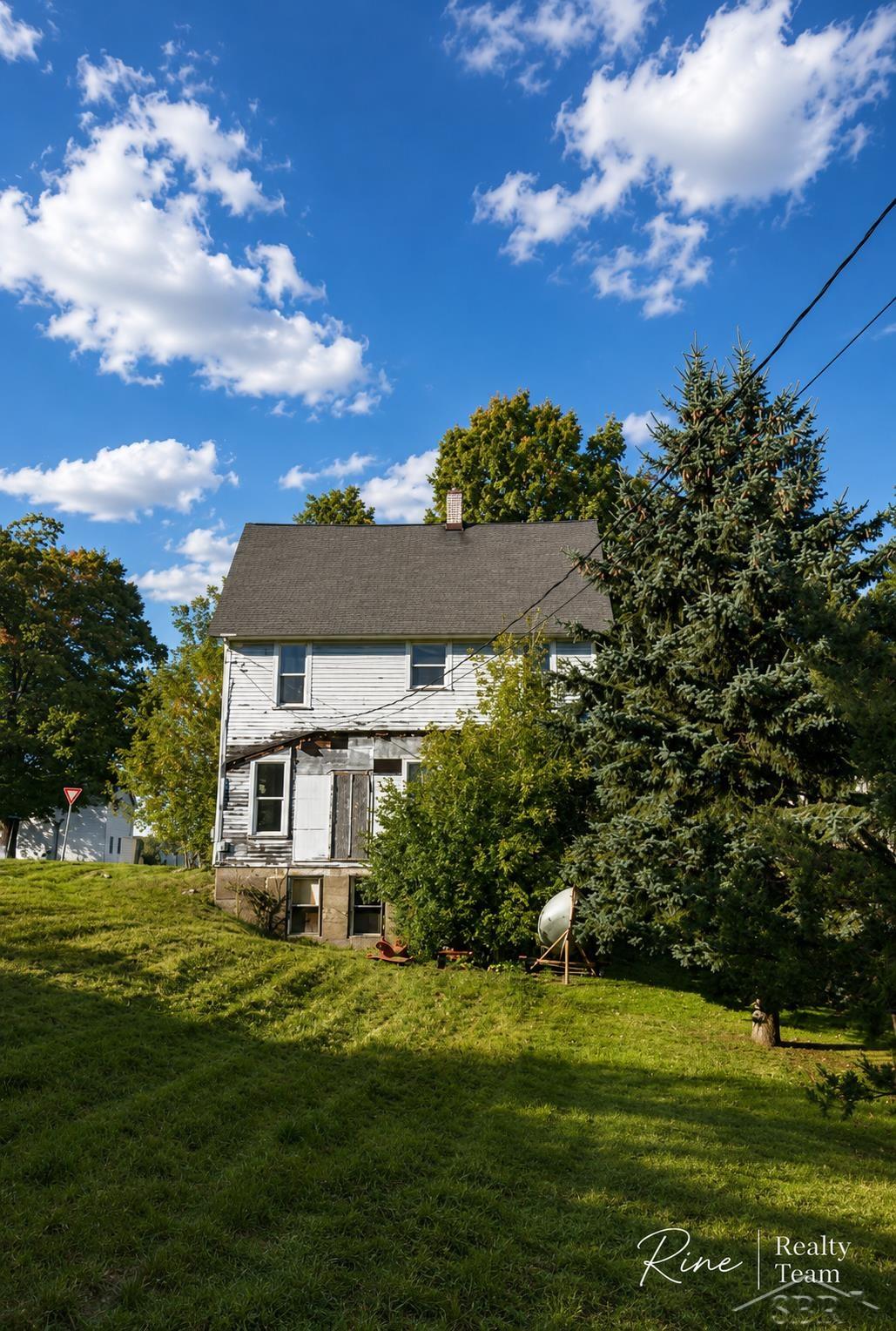 41 Marquette Avenue Property Photo 3