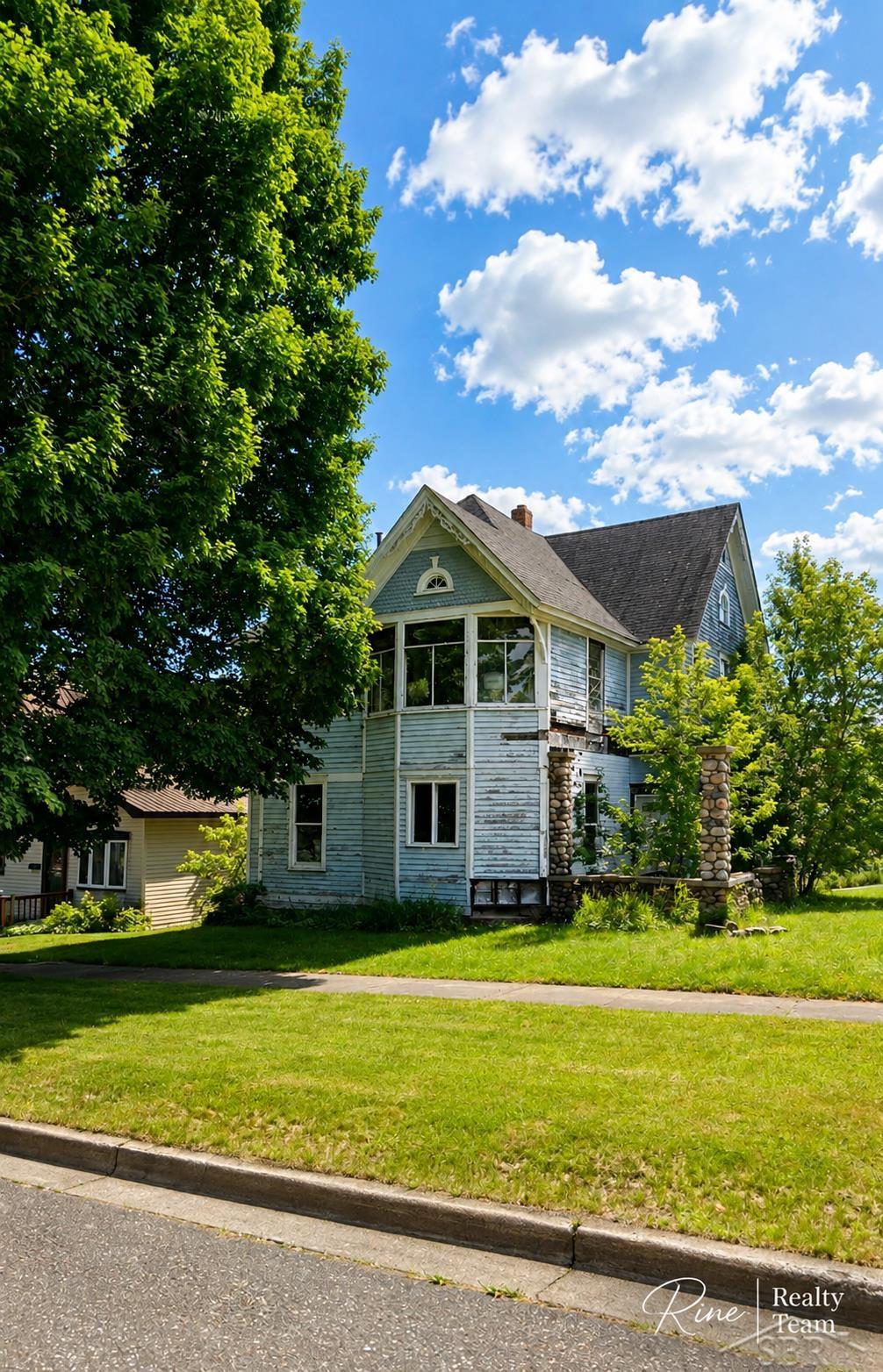 41 Marquette Avenue Property Photo 4