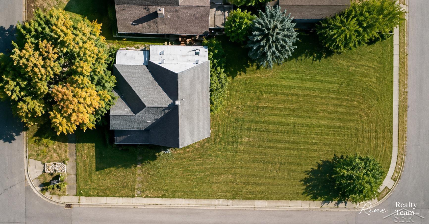 41 Marquette Avenue Property Photo 8