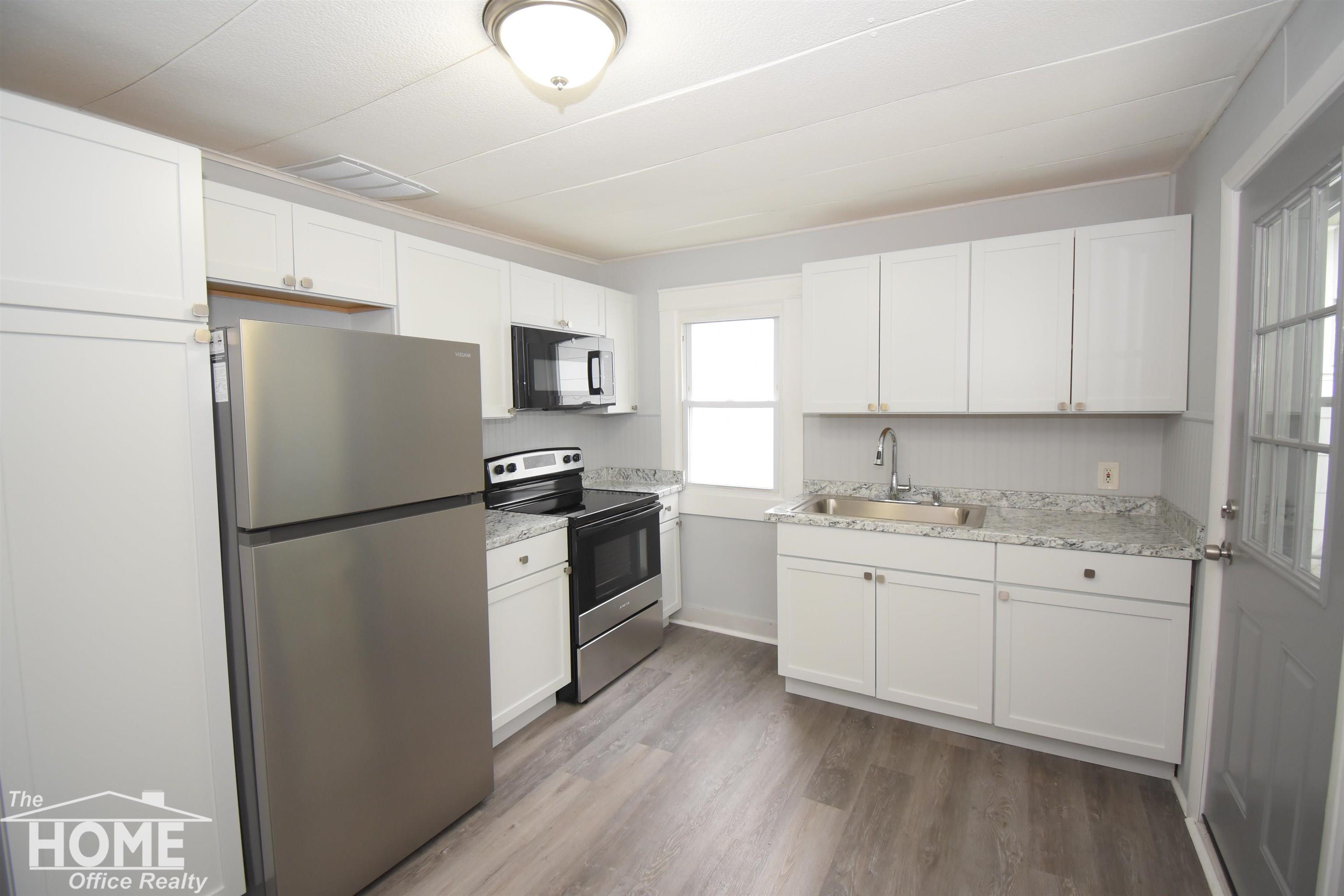 834 Broadway Avenue Property Photo 4