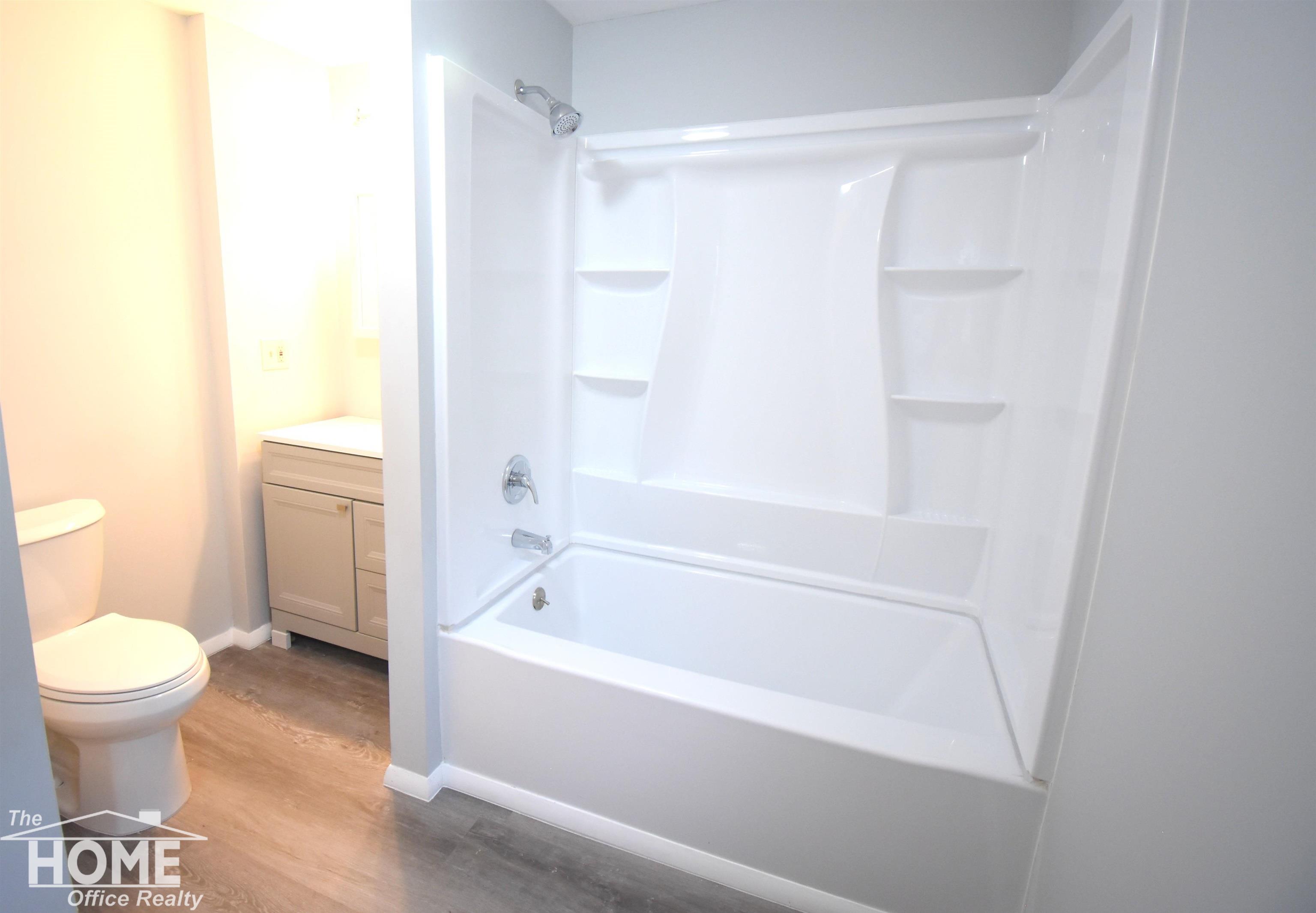 834 Broadway Avenue Property Photo 8