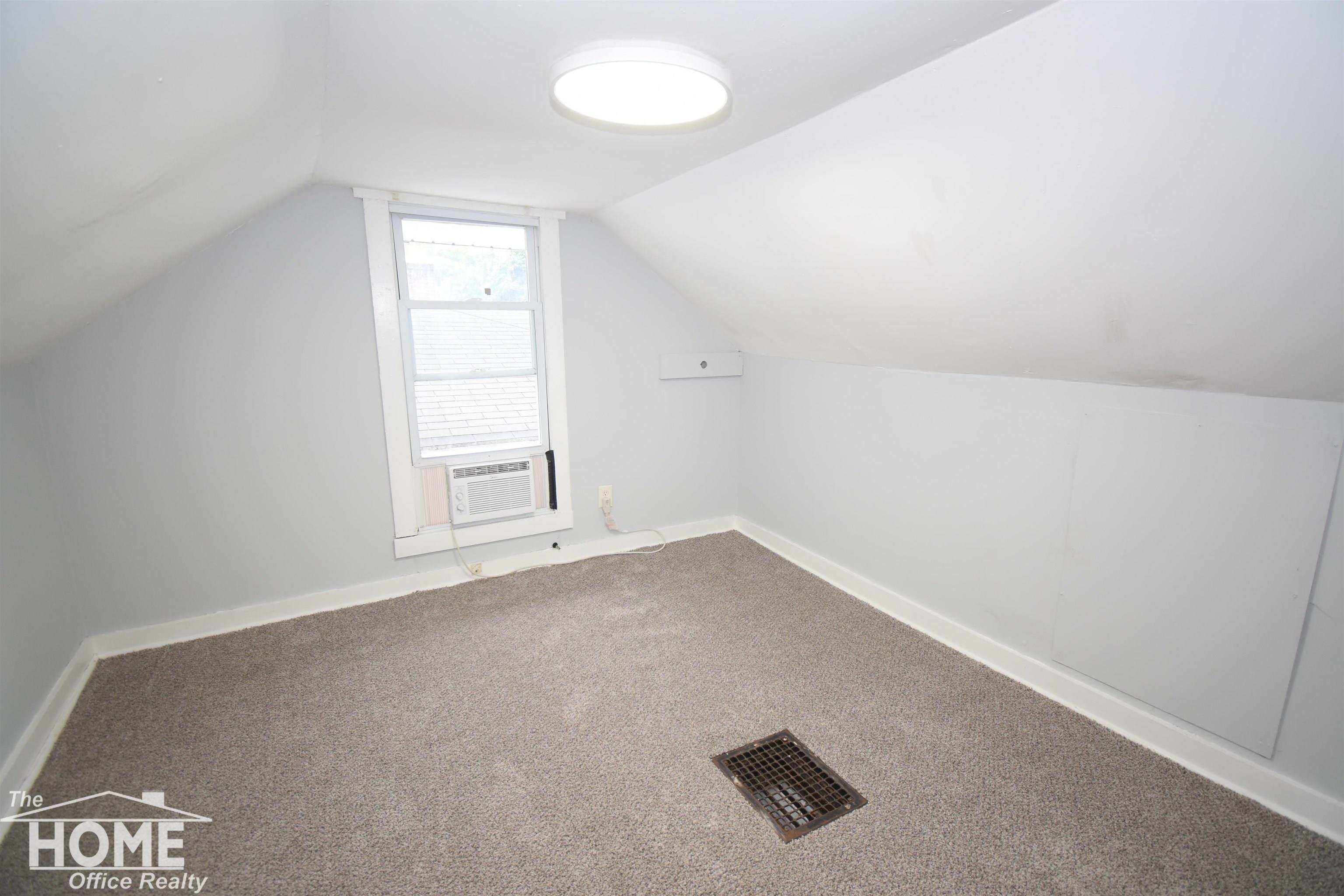 834 Broadway Avenue Property Photo 12