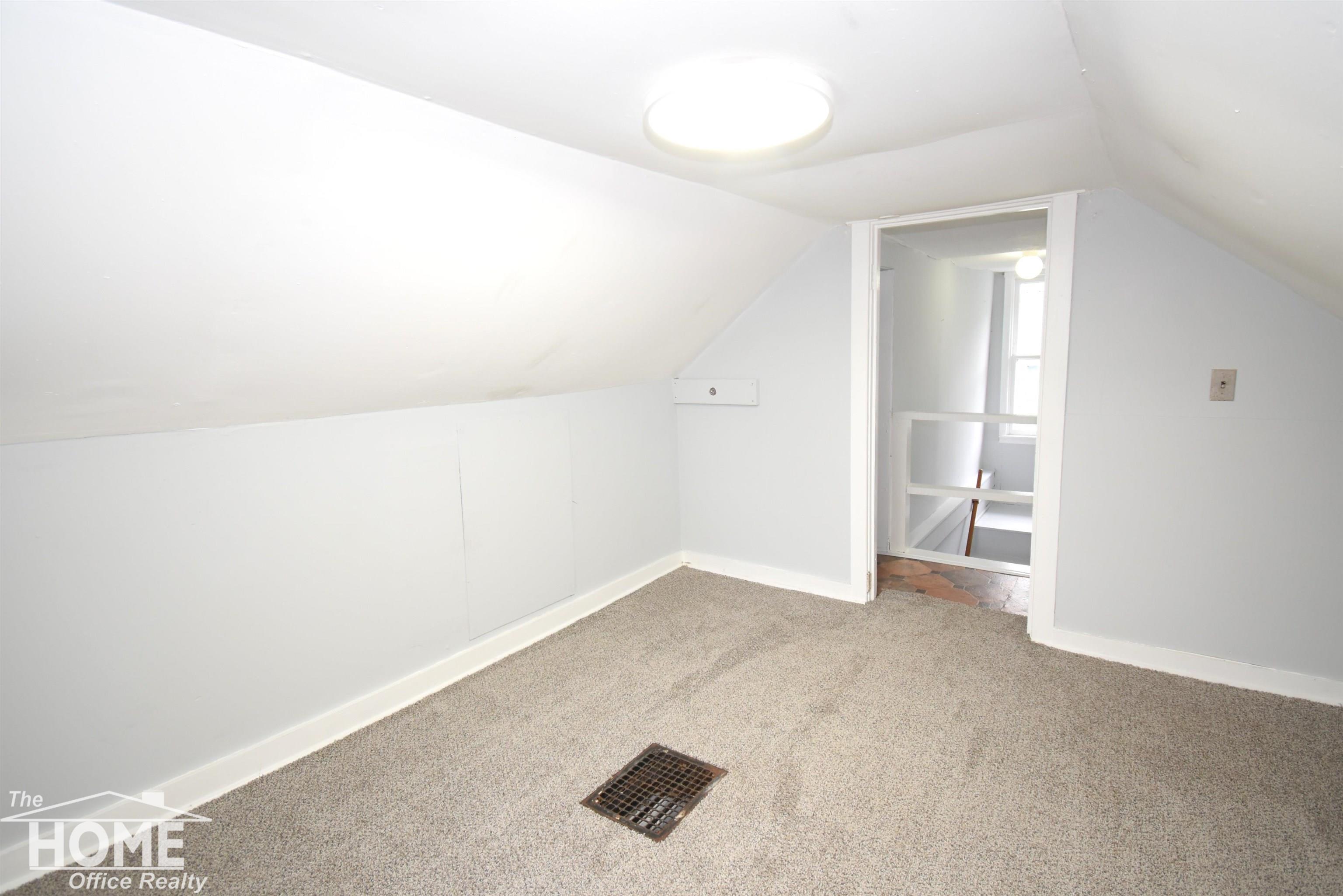 834 Broadway Avenue Property Photo 13