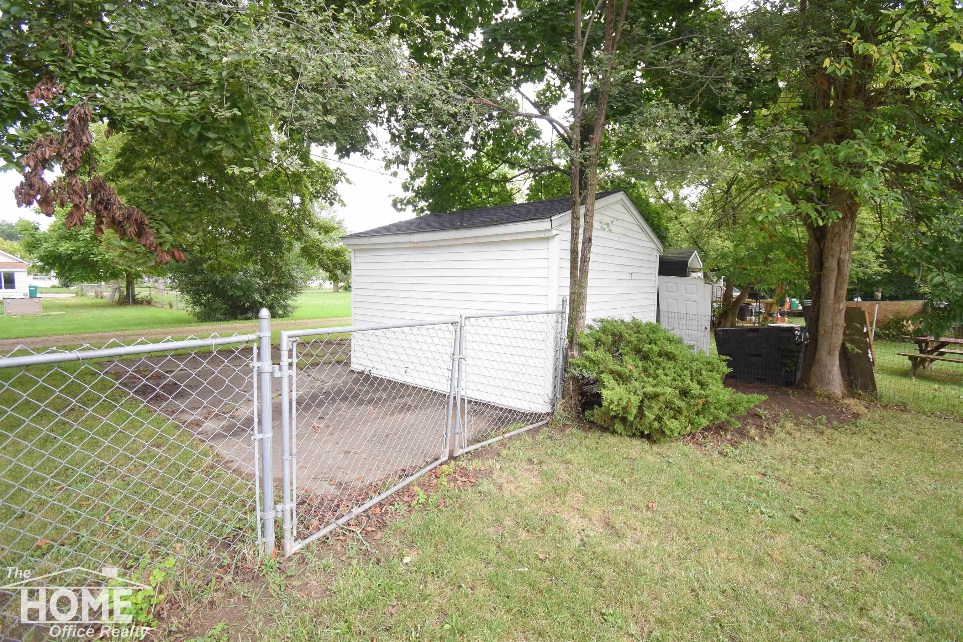 834 Broadway Avenue Property Photo 15