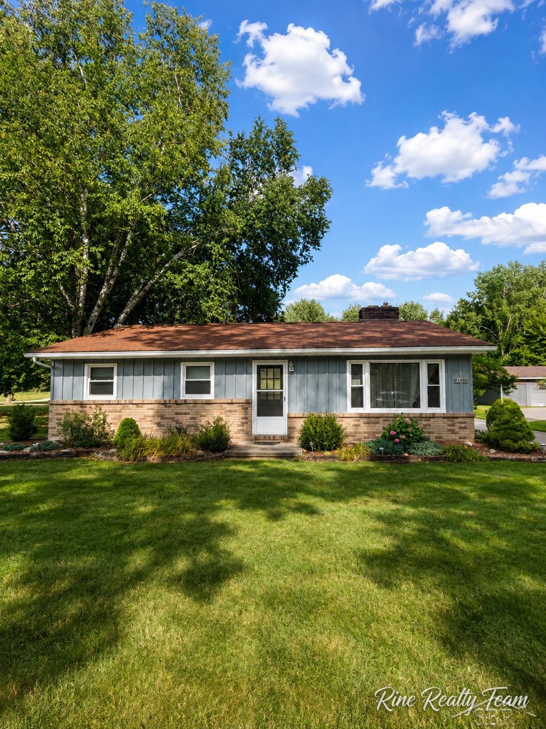 21991 Huron River Drive Property Photo 1