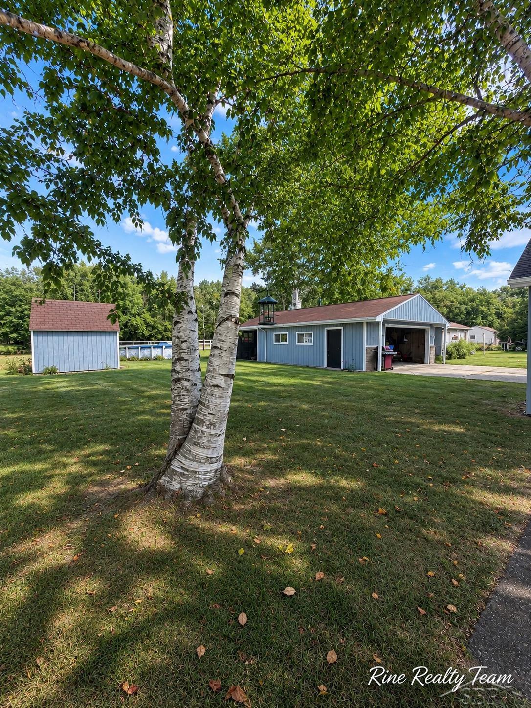 21991 Huron River Drive Property Photo 8