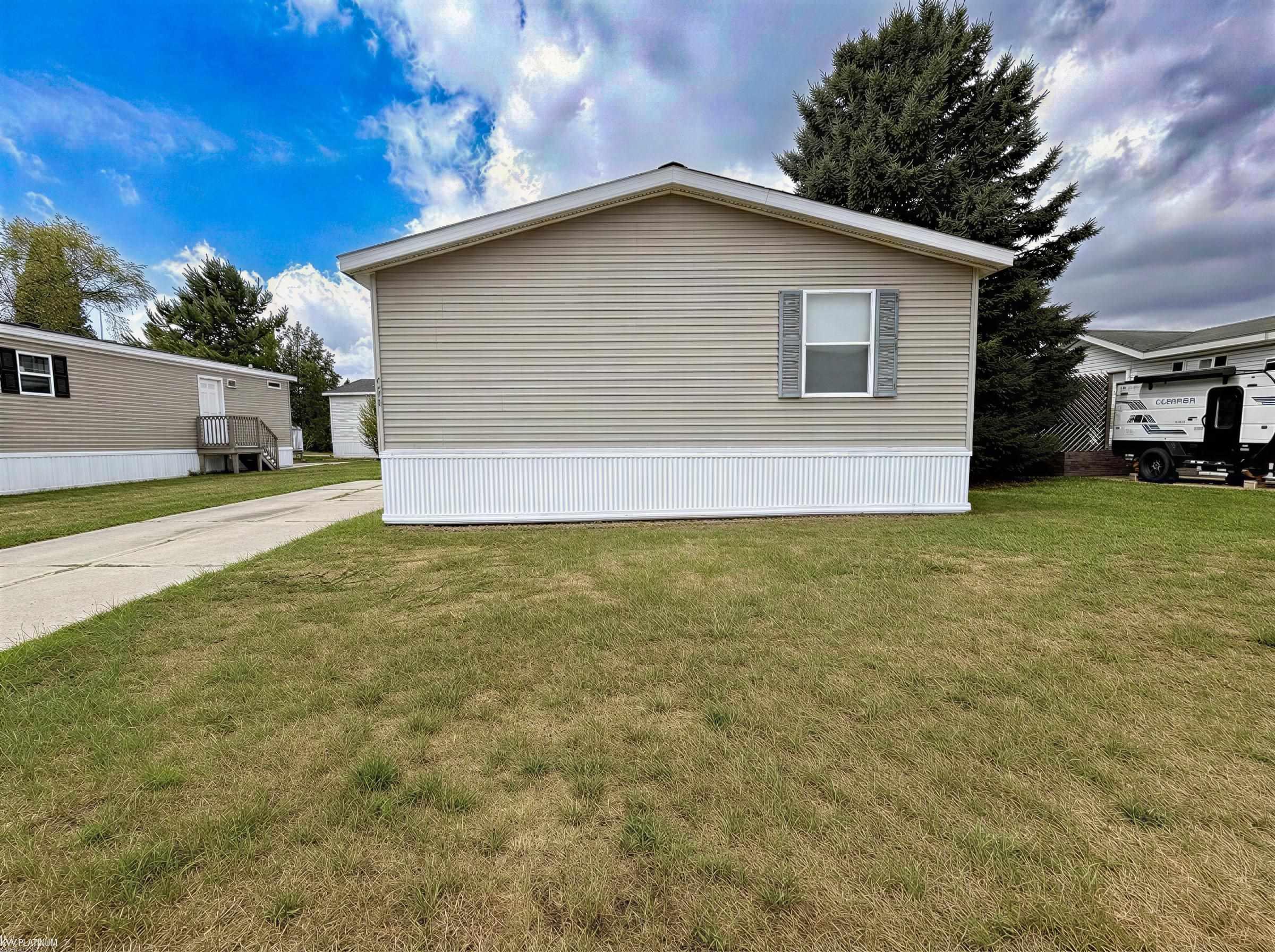 6039 Bentwood Circle Property Photo 2