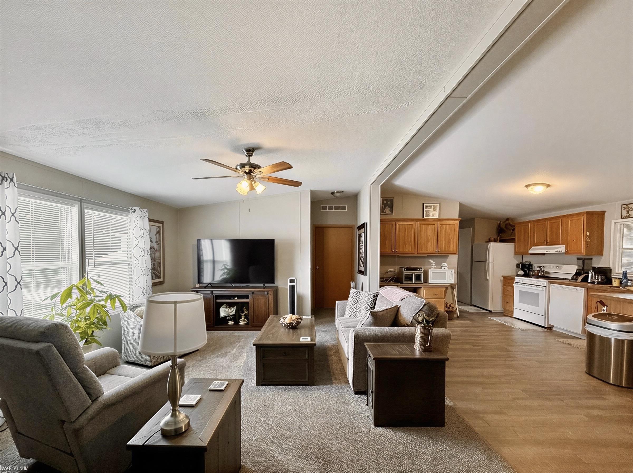 6039 Bentwood Circle Property Photo 3