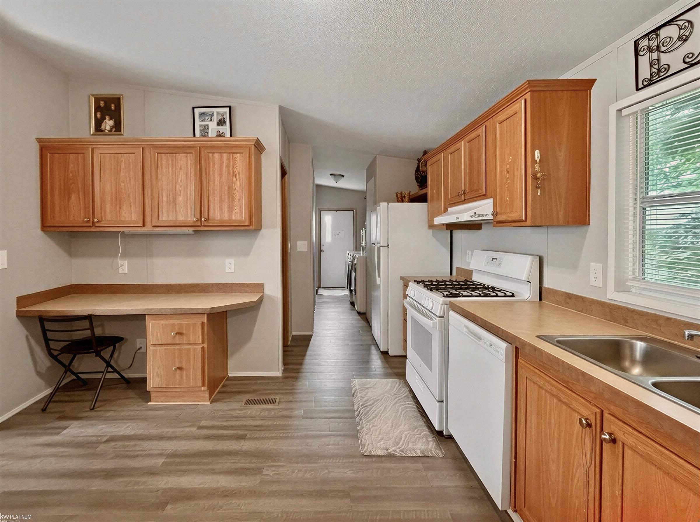 6039 Bentwood Circle Property Photo 6