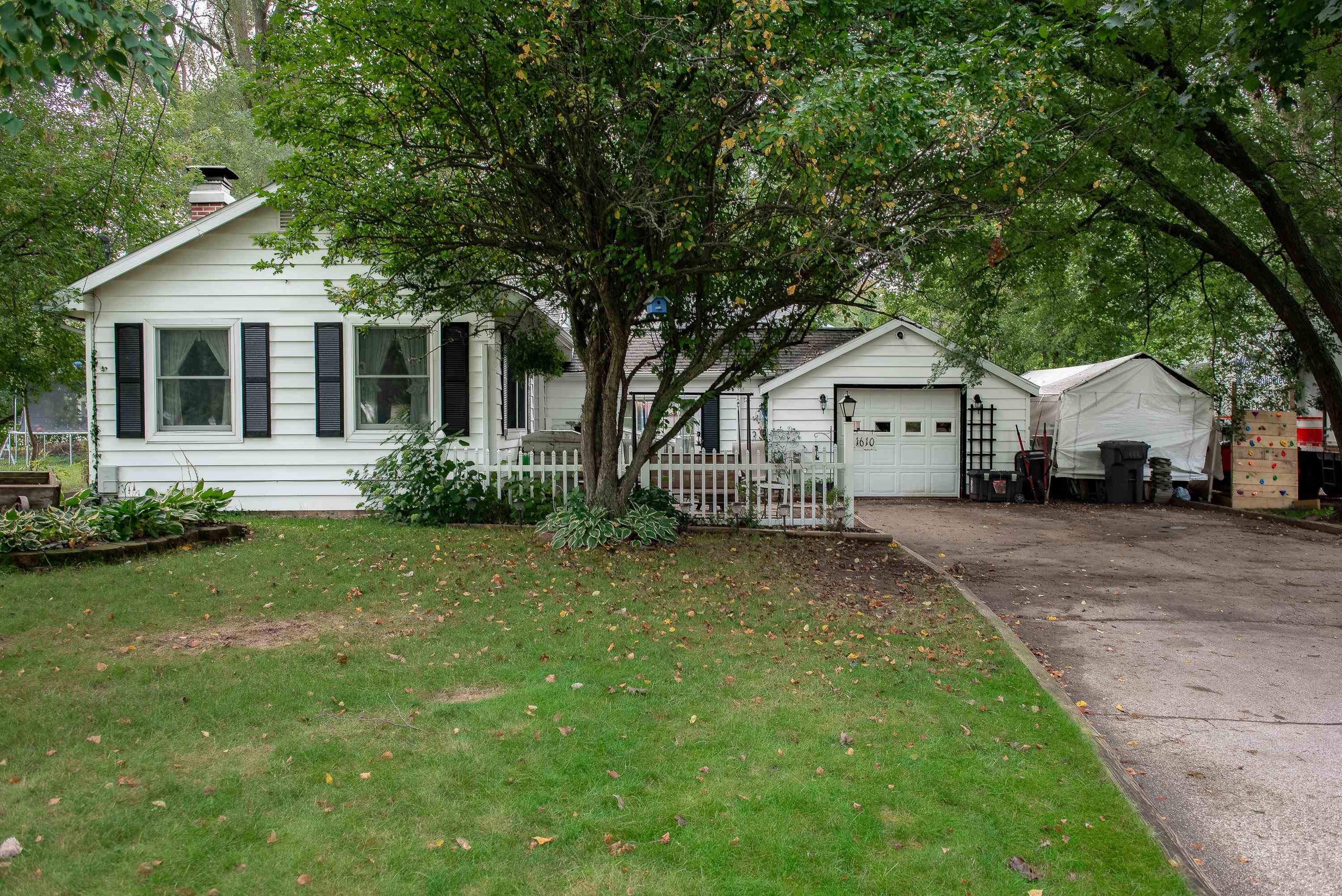 1610 E Ashman Street Property Photo 1
