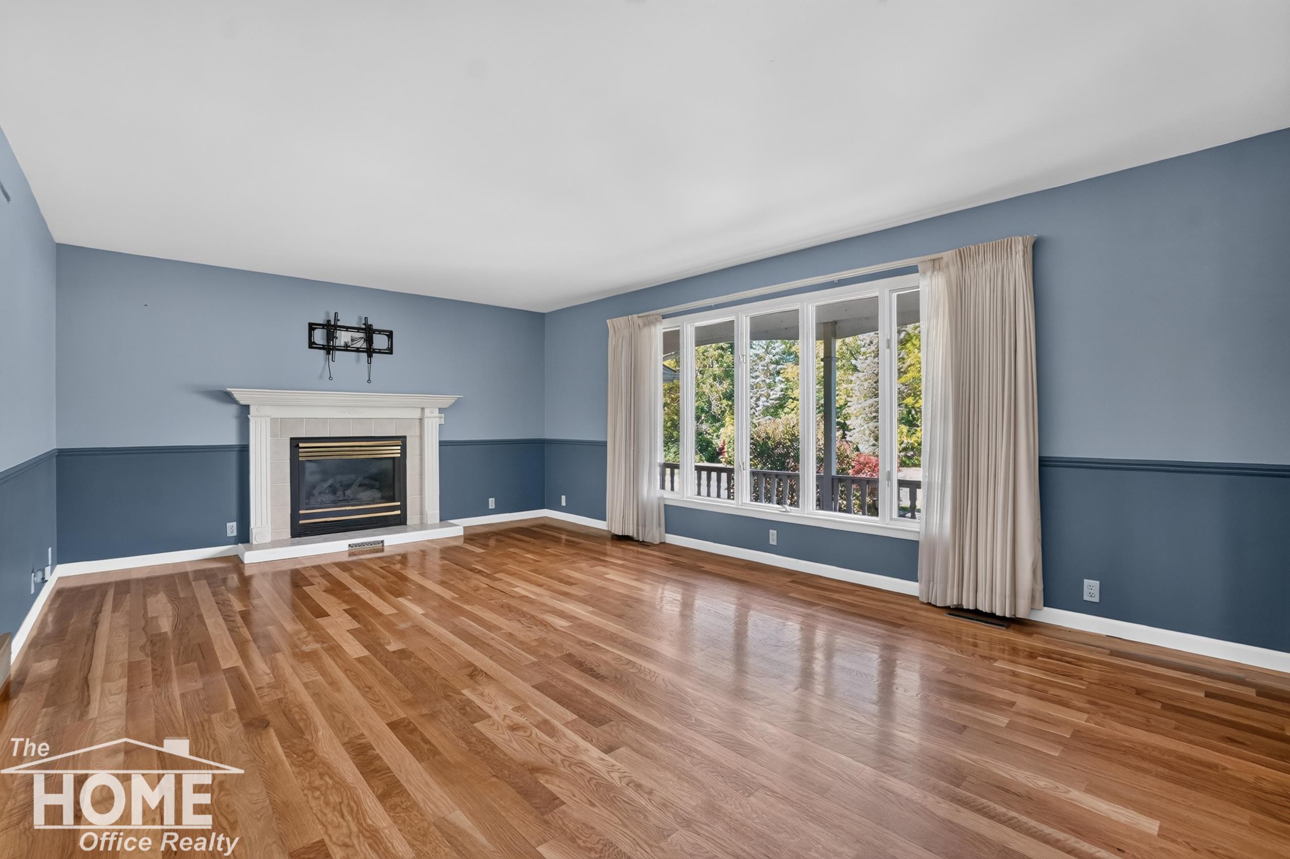 2046 Inglewood Terrace Property Photo 5