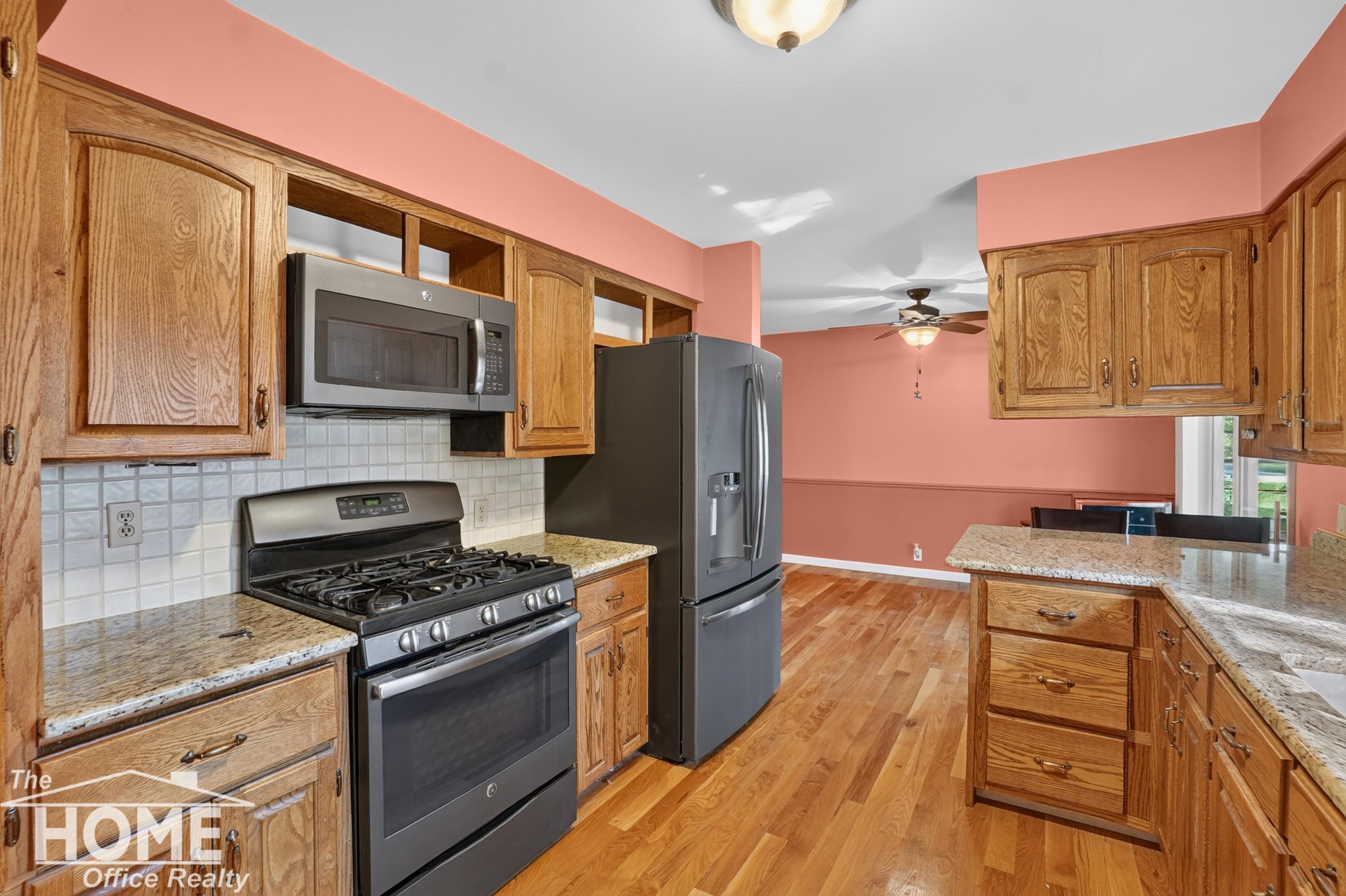 2046 Inglewood Terrace Property Photo 9