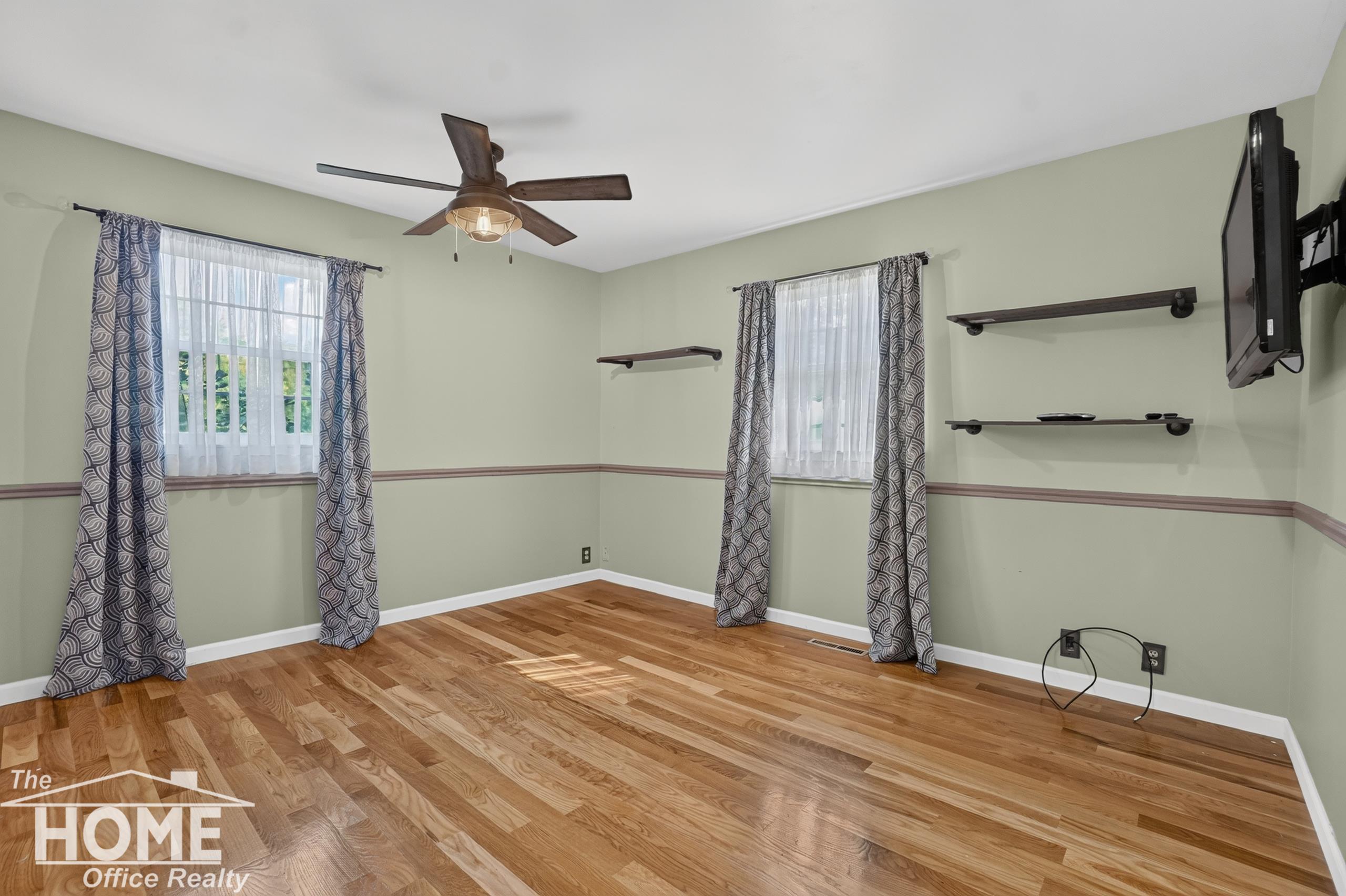 2046 Inglewood Terrace Property Photo 12