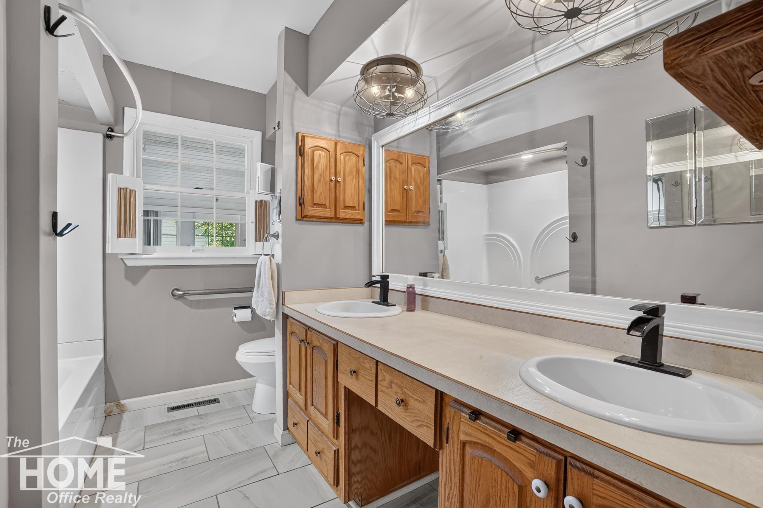 2046 Inglewood Terrace Property Photo 15