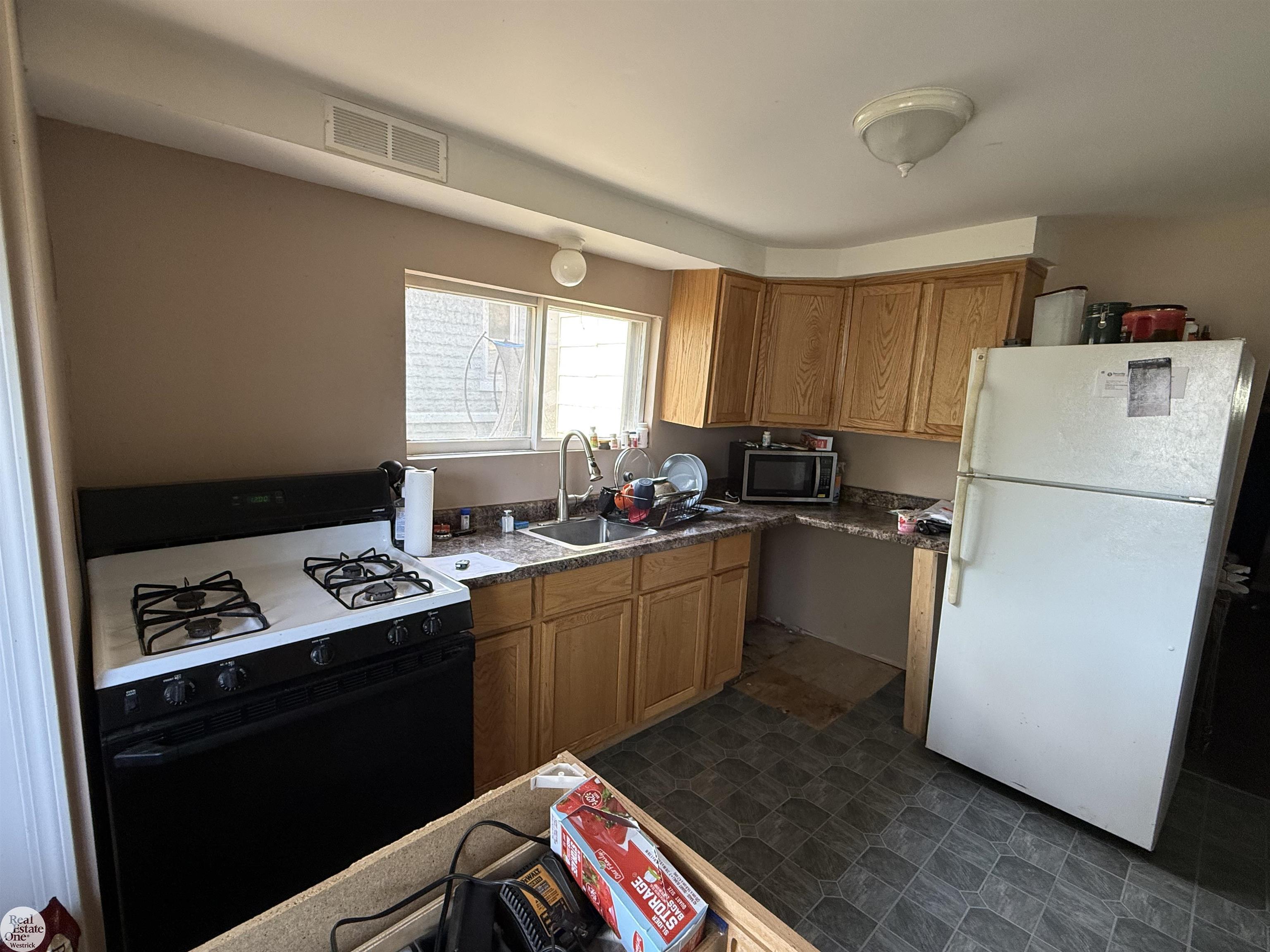 629 West Boulevard Property Photo 3